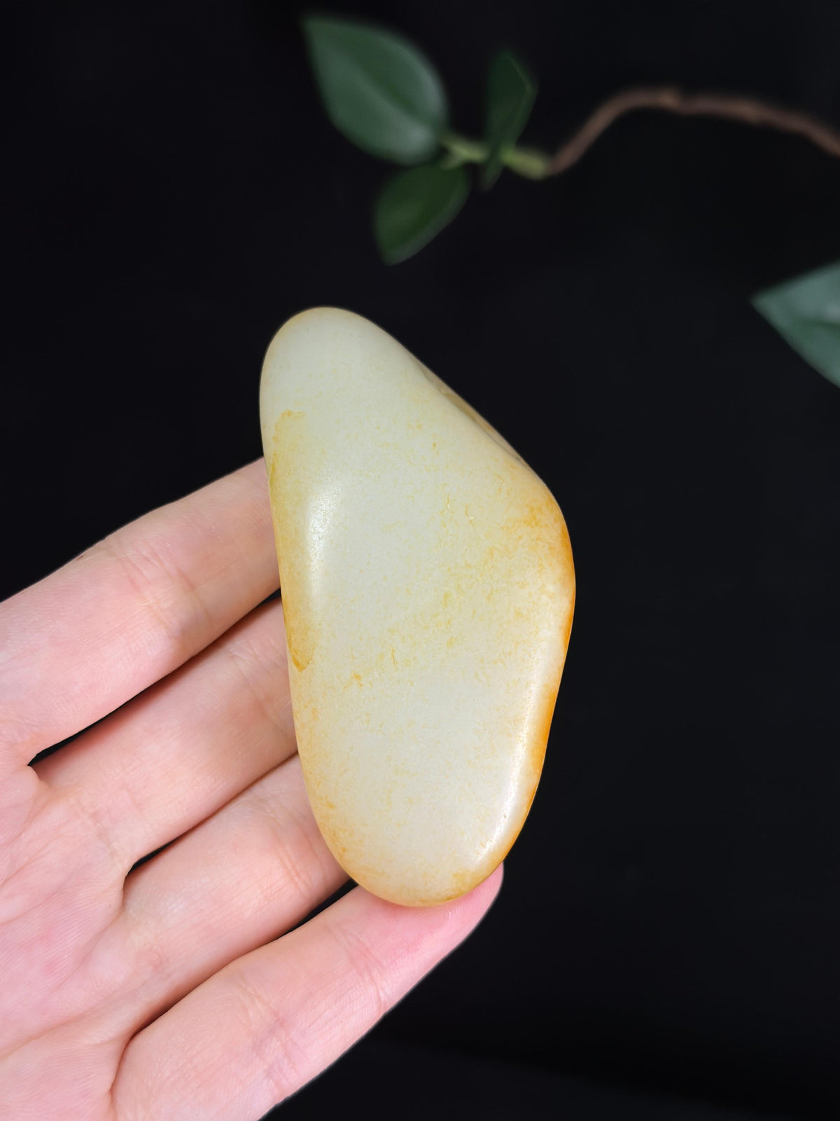 新疆和田玉收藏级白玉红皮洒金皮籽料手把件（yc741635）