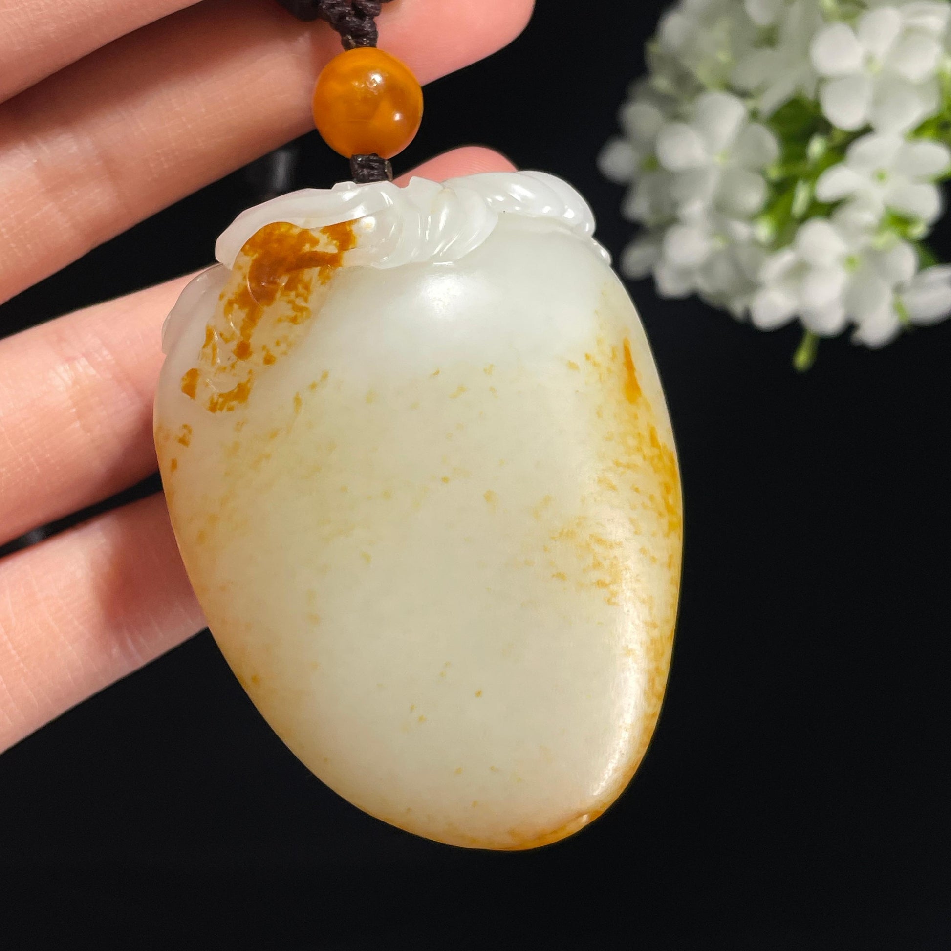 和田玉白玉洒金皮聚红皮籽料寿桃挂件（yc372848）