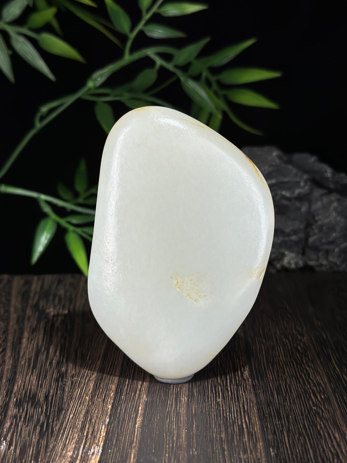 新疆和田玉珍品白玉秋梨皮籽料摆件（yc714507）