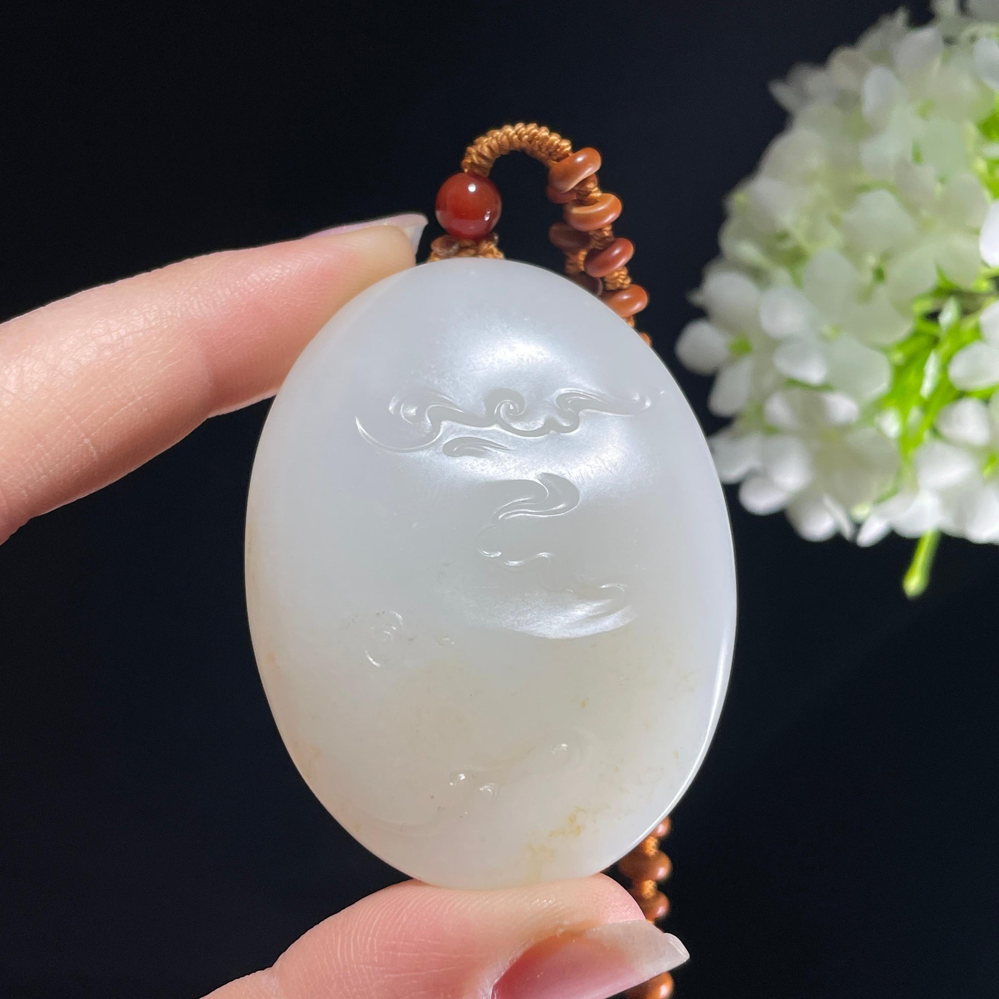 新疆天然和田玉“水月禅心”籽料观音雕刻挂件（yc389841）