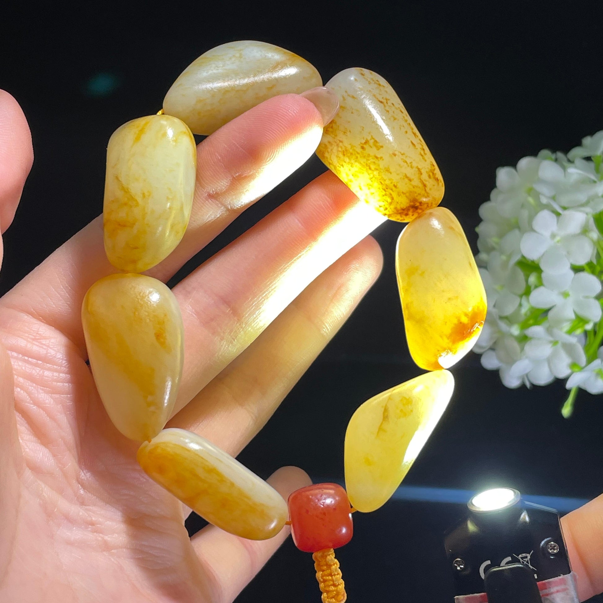 新疆天然和田玉洒金皮籽料手串（yc401432）