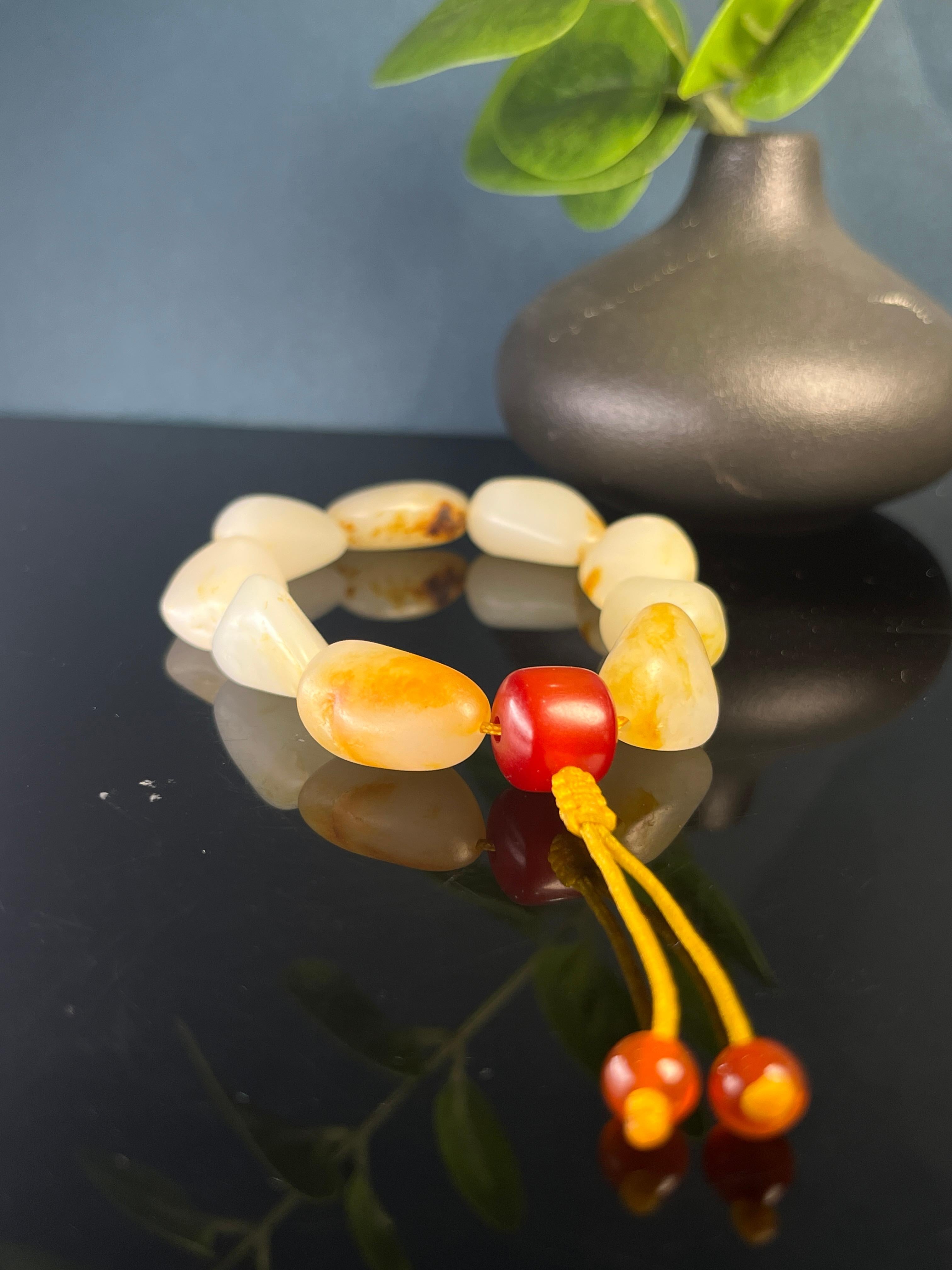 新疆 和田玉 原石 沁色自然 玉佩 新疆和田玉白玉带沁色皮籽料原石手链（yc223473） – 添福玉器