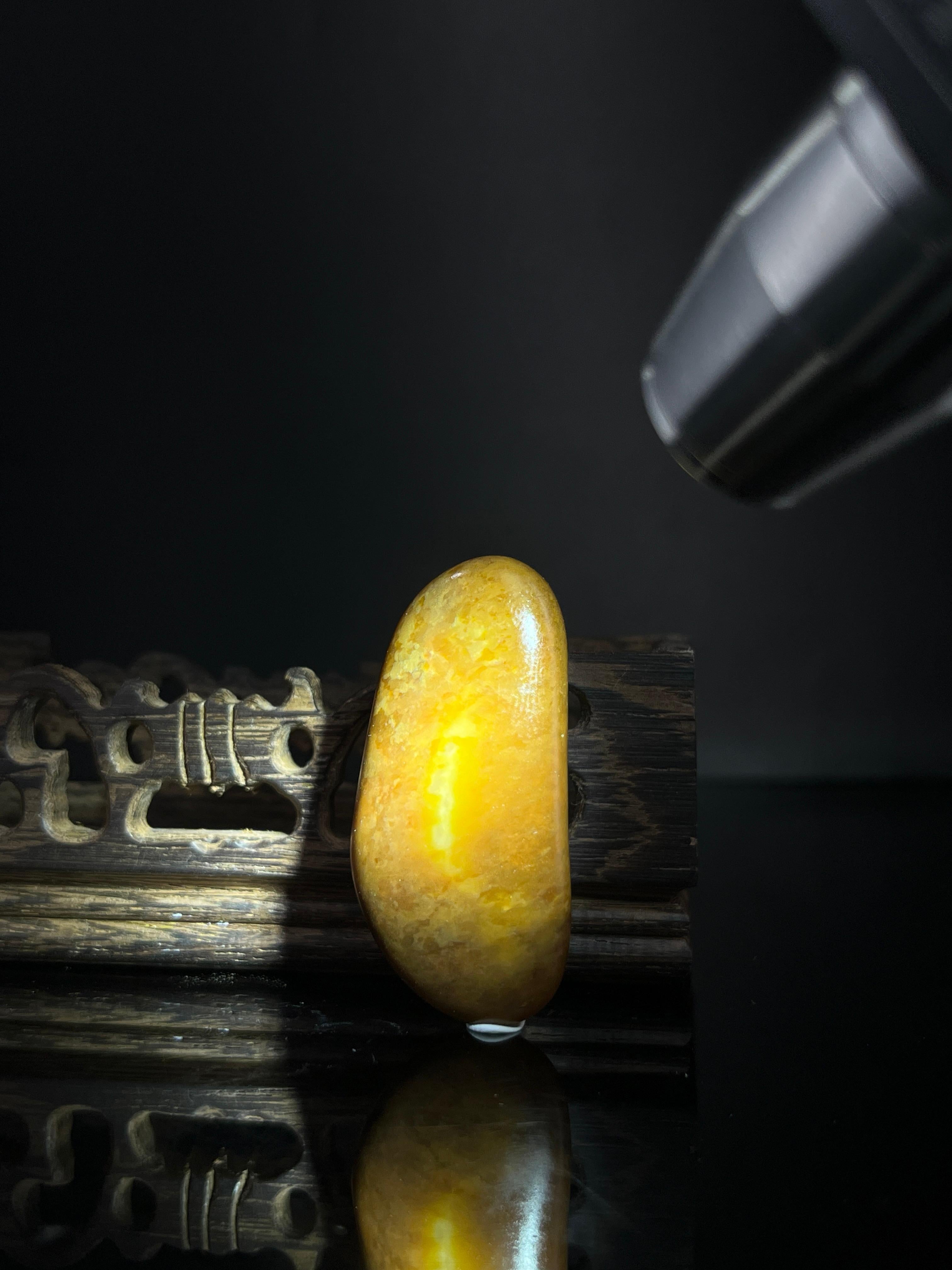 新疆和田玉意境黄沁籽料原石挂件（yc240518） – 添福玉器