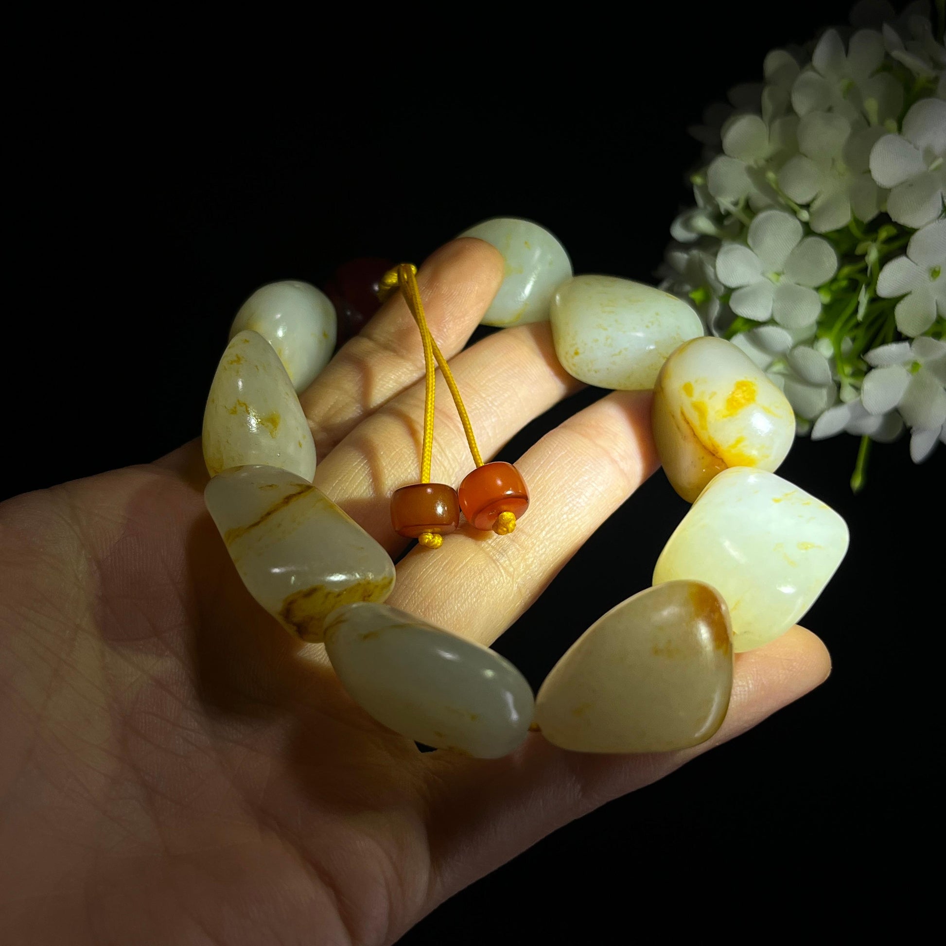 和田玉白玉洒金皮聚红皮籽料原籽手串（yc329131）