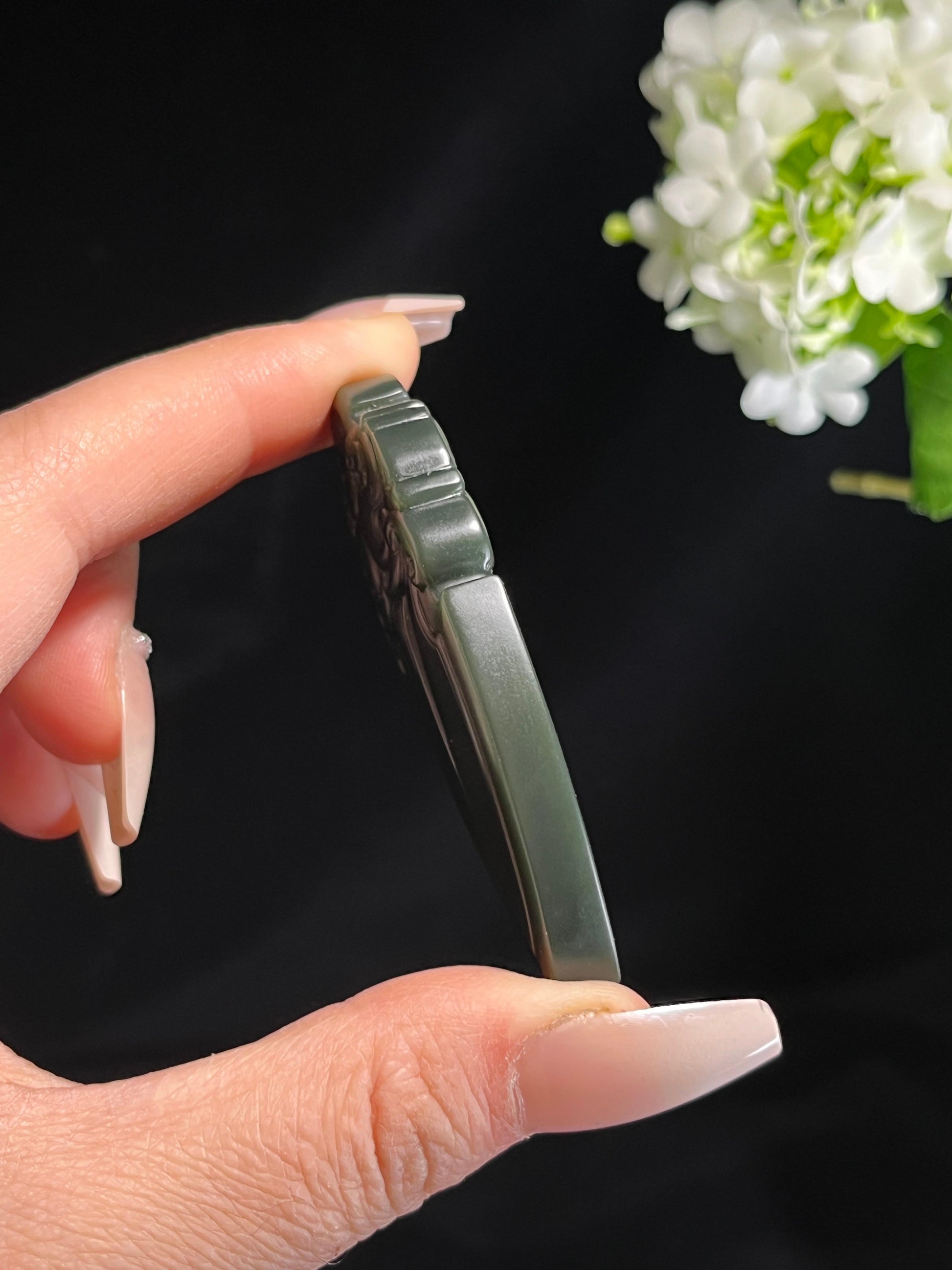 新疆天然和田玉塔青料“双龙戏珠”纹仿古玉牌挂件1（yc260259）