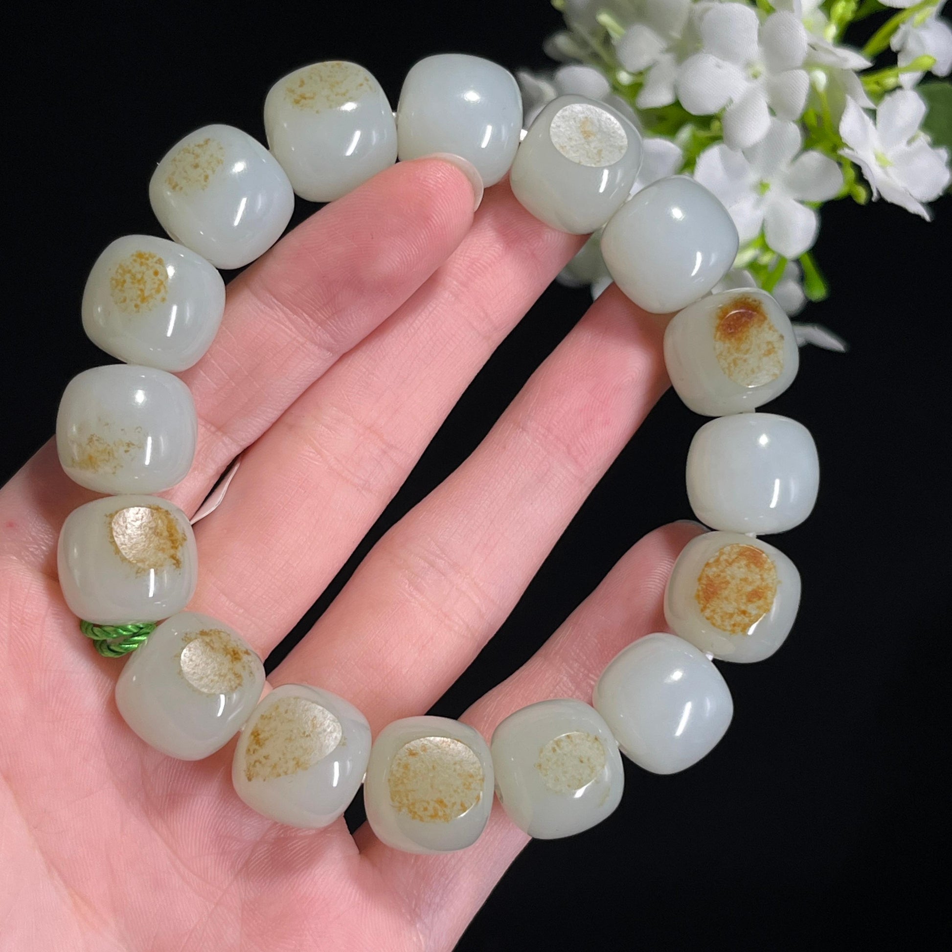 和田玉青白玉洒金皮“玉珠鎏金”籽料手串（yc300905）