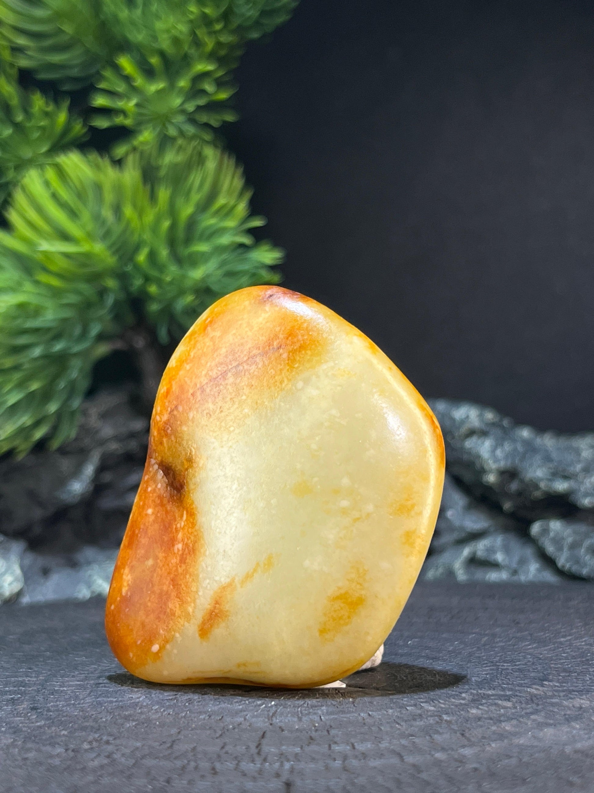 新疆天然和田玉白玉籽料原石带黄油皮小手把（yc224182）