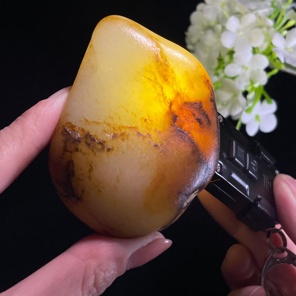 和田玉“金峦抱玉”白玉聚黄皮籽料（yc422539）