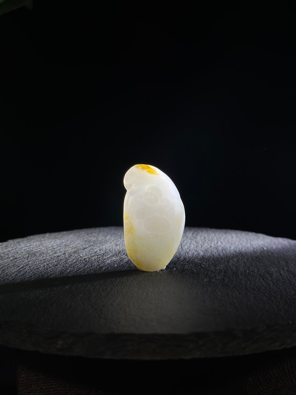 和田玉.籽料洒金皮弥勒佛挂件（yc786053）