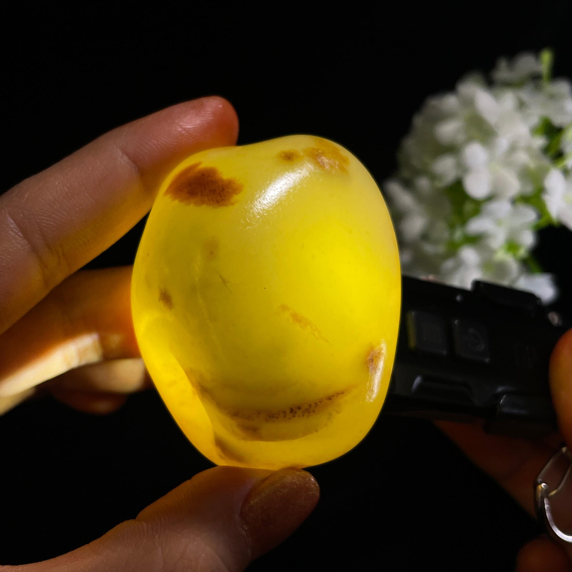 和田玉青白玉“金溪穿岭”聚黄皮籽料（yc375262）