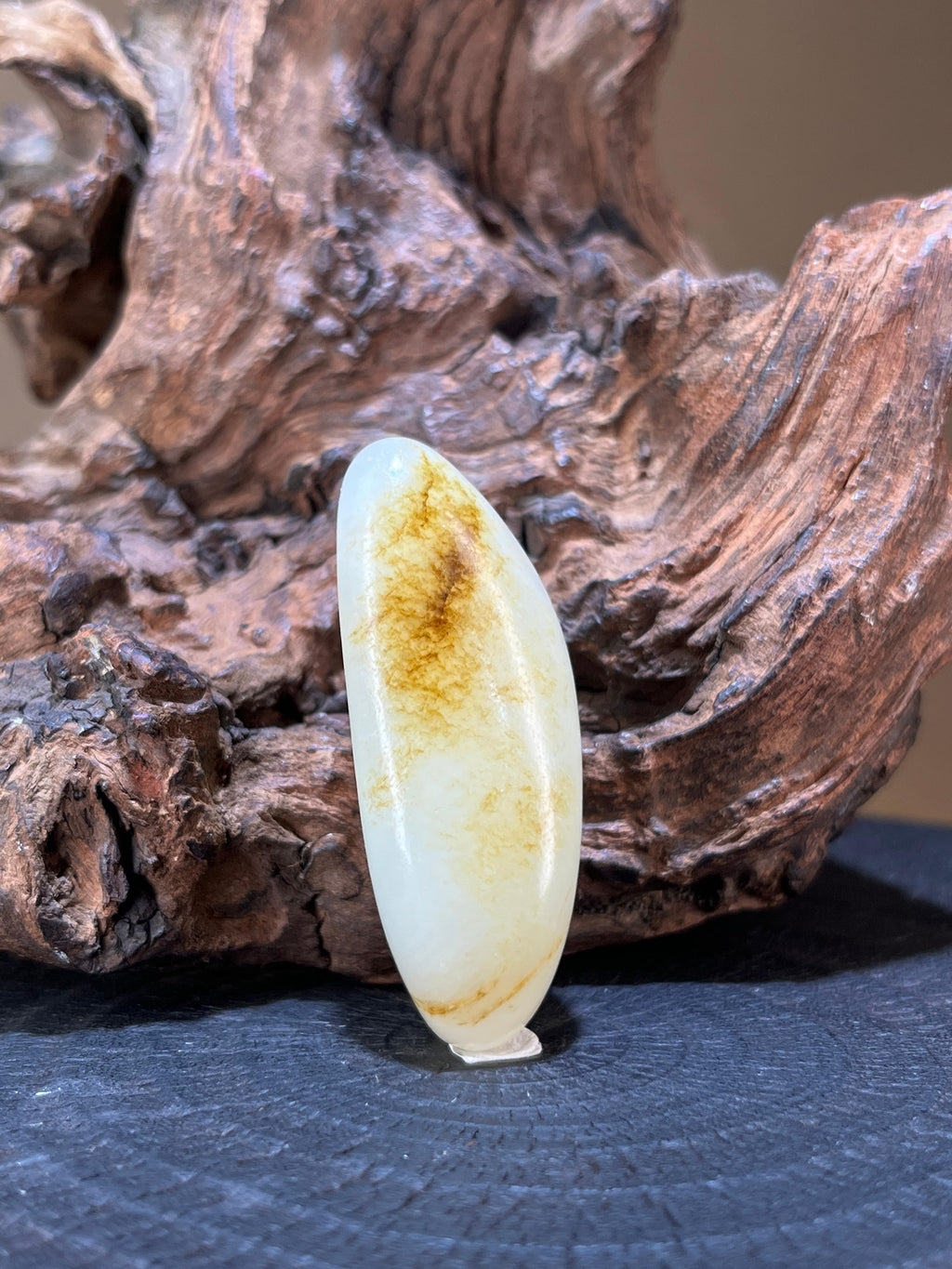 新疆和田玉秋梨皮籽料原石挂件（yc228134）