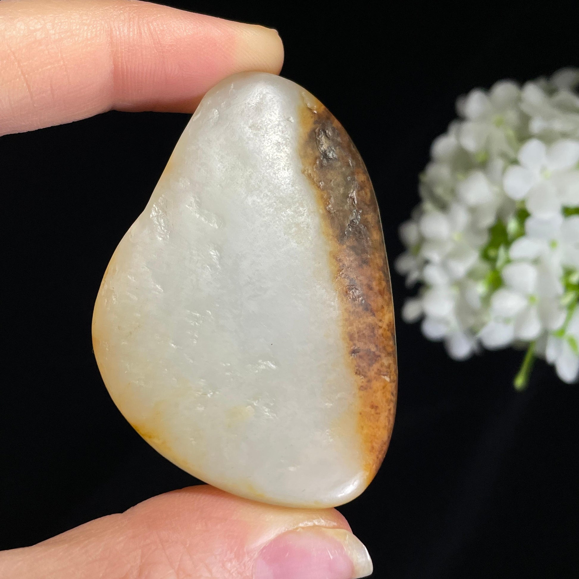 和田玉白玉“赤弦引月”黑红皮籽料（yc417223）