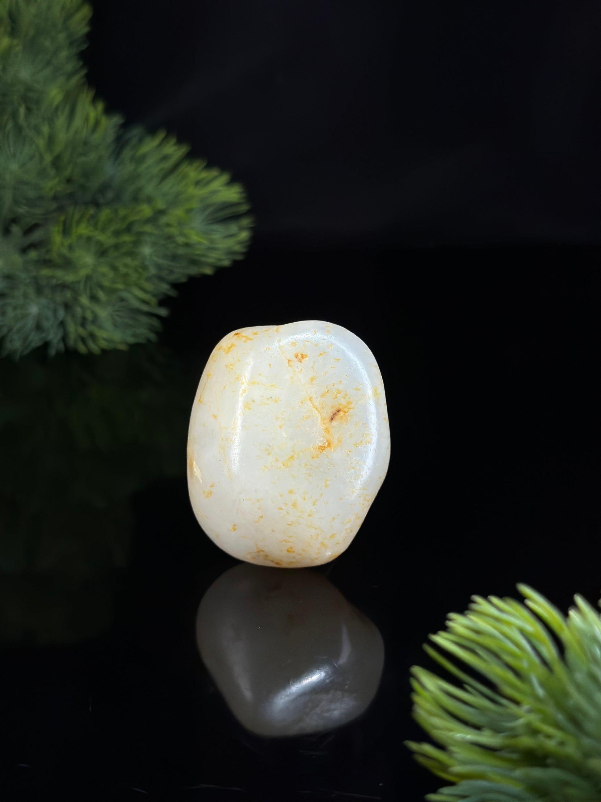 新疆和田玉白玉洒金皮籽料挂件（yc479057）