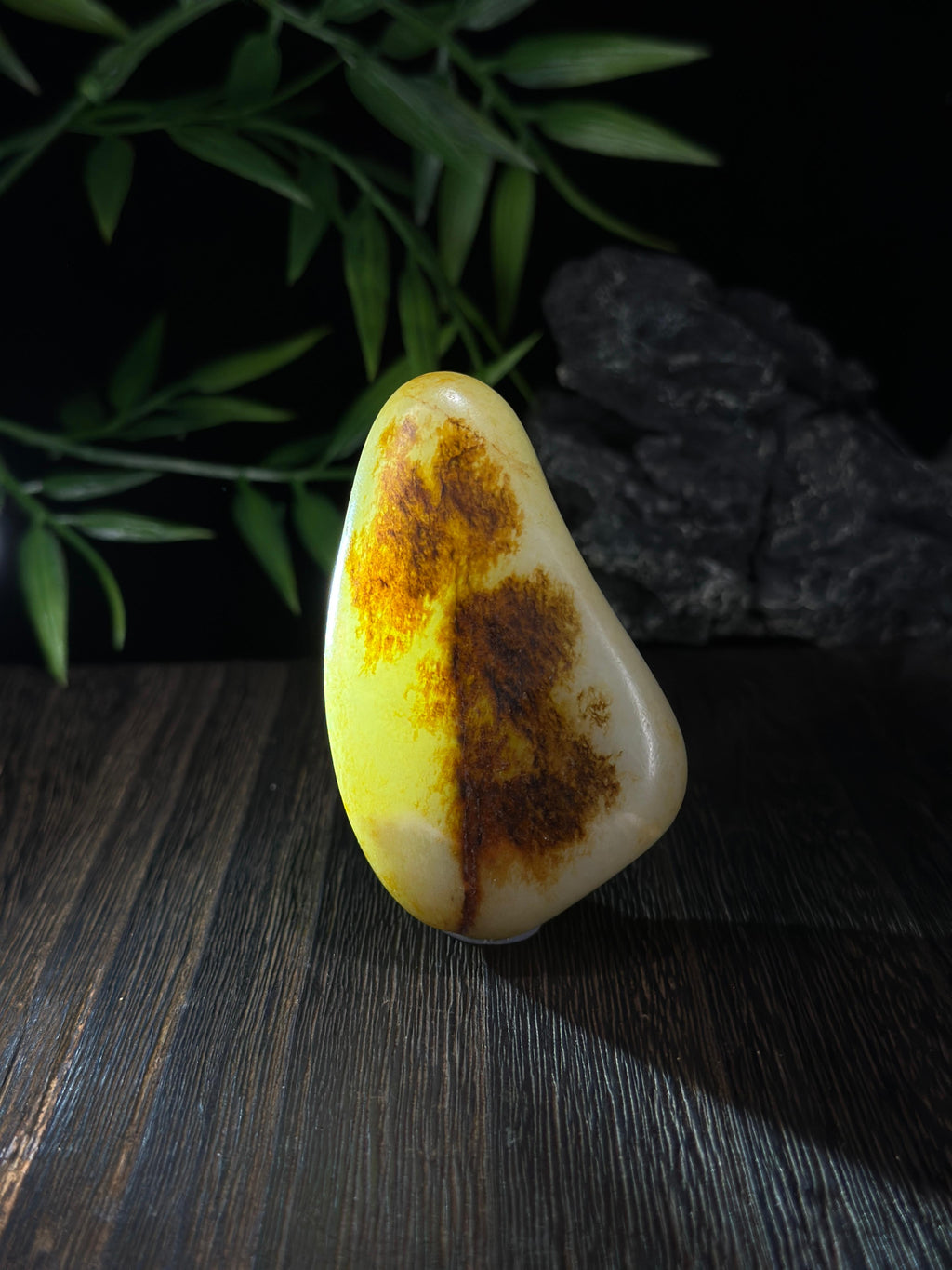 和田玉青白玉聚红皮籽料手把件（yc714327）