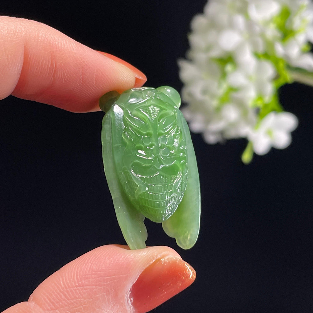 新疆天然和田玉碧玉“青蝉鸣夏”蝉雕刻挂件（yc316562）