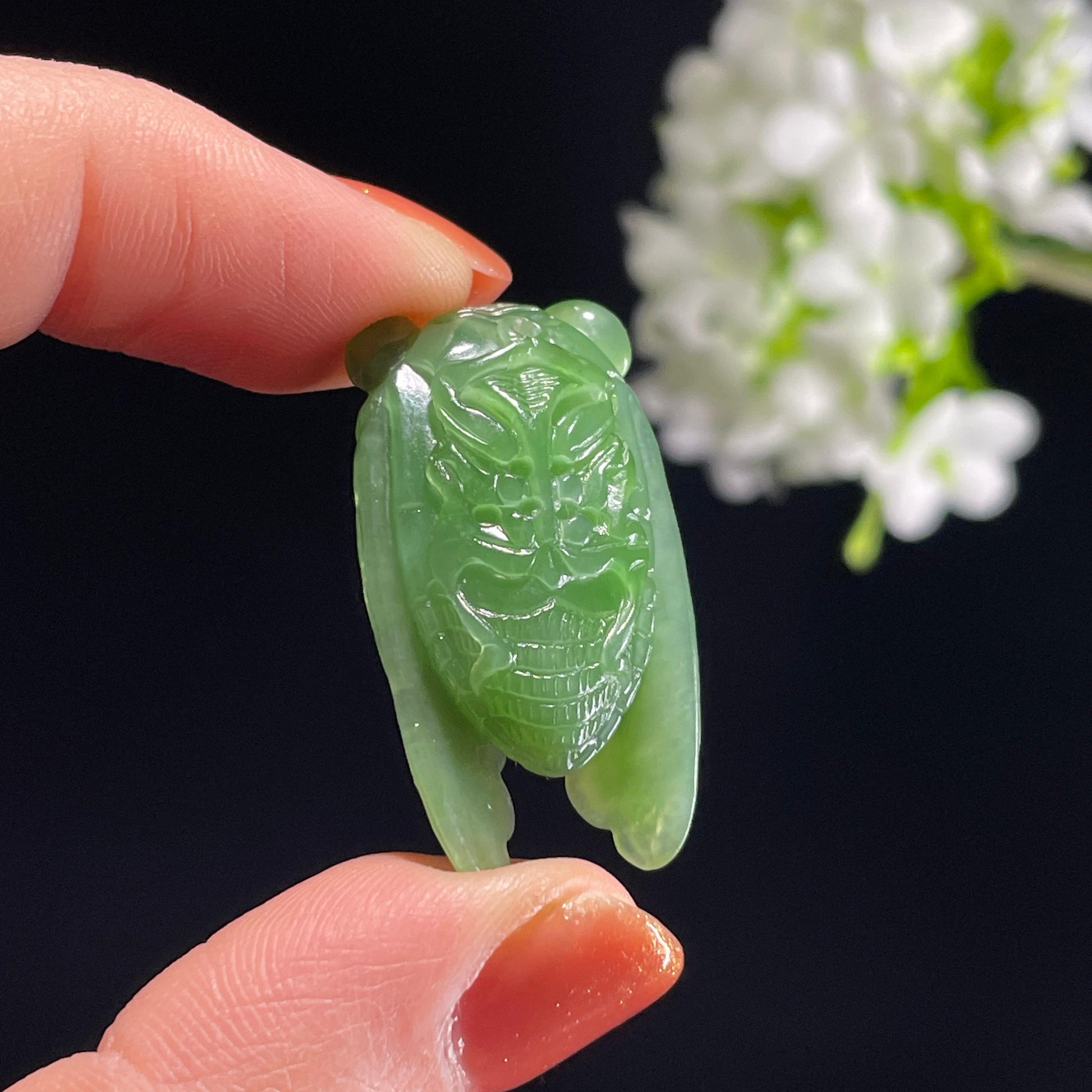 新疆天然和田玉碧玉“青蝉鸣夏”蝉雕刻挂件（yc316562）