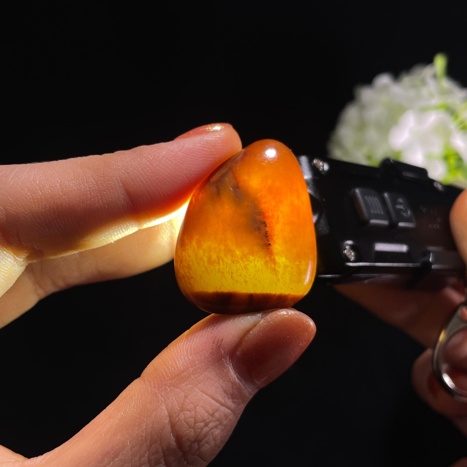 和田玉白玉“半山含日”红皮籽料（yc387231）