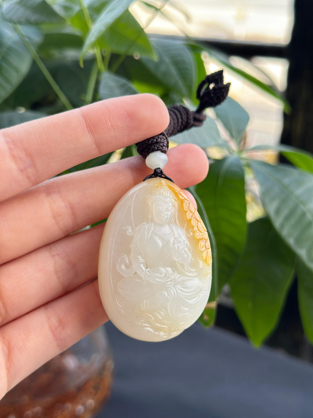 新疆和田玉精品白玉洒金皮籽料观音挂件（yc710623）