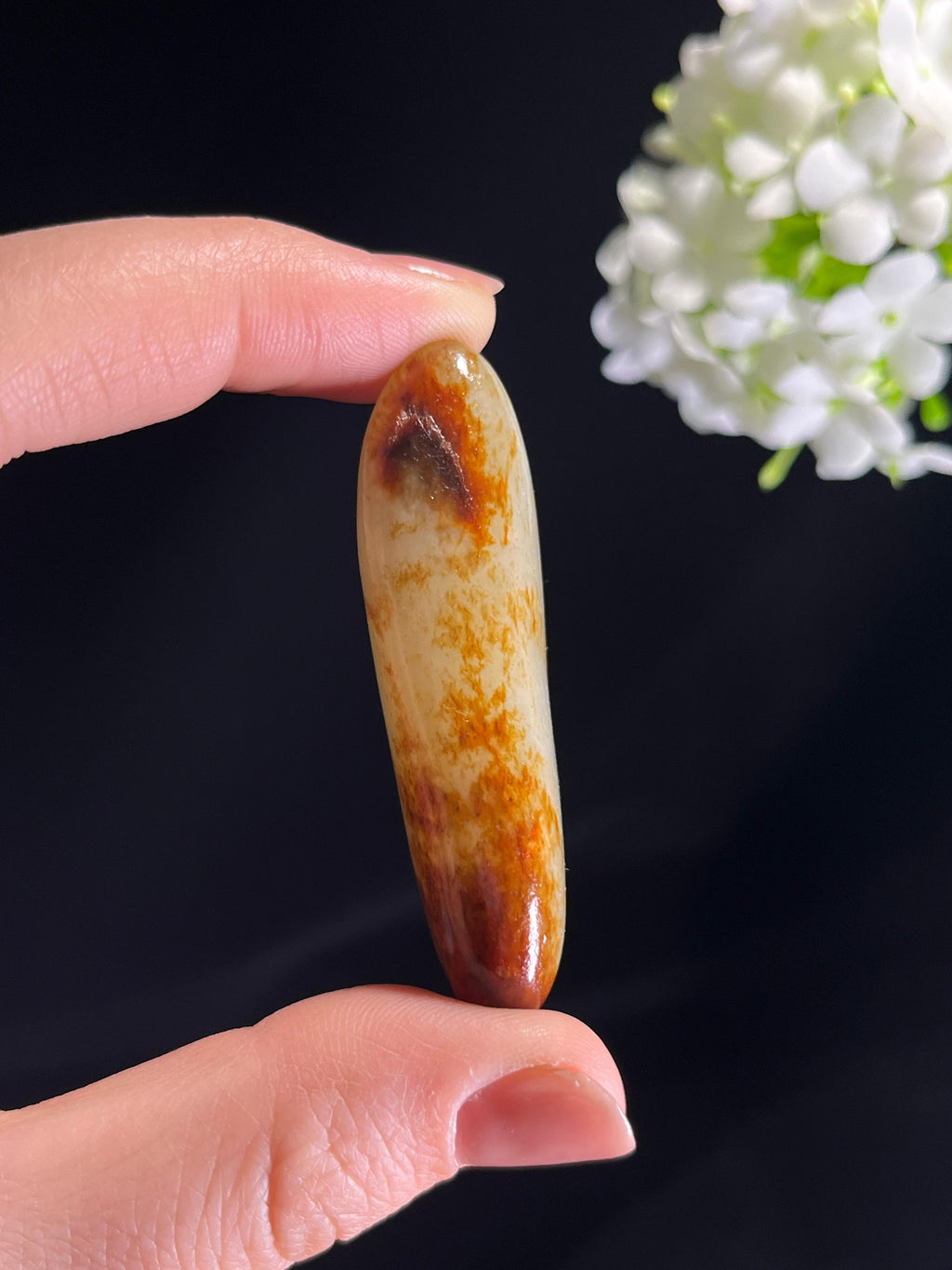 新疆天然和田玉“丹砂坠脂”聚红皮籽料原石（yc276818）