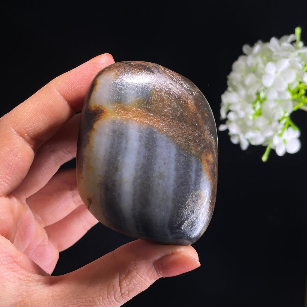和田玉“墨澜凝烟”青花黑红皮籽料（yc426192）