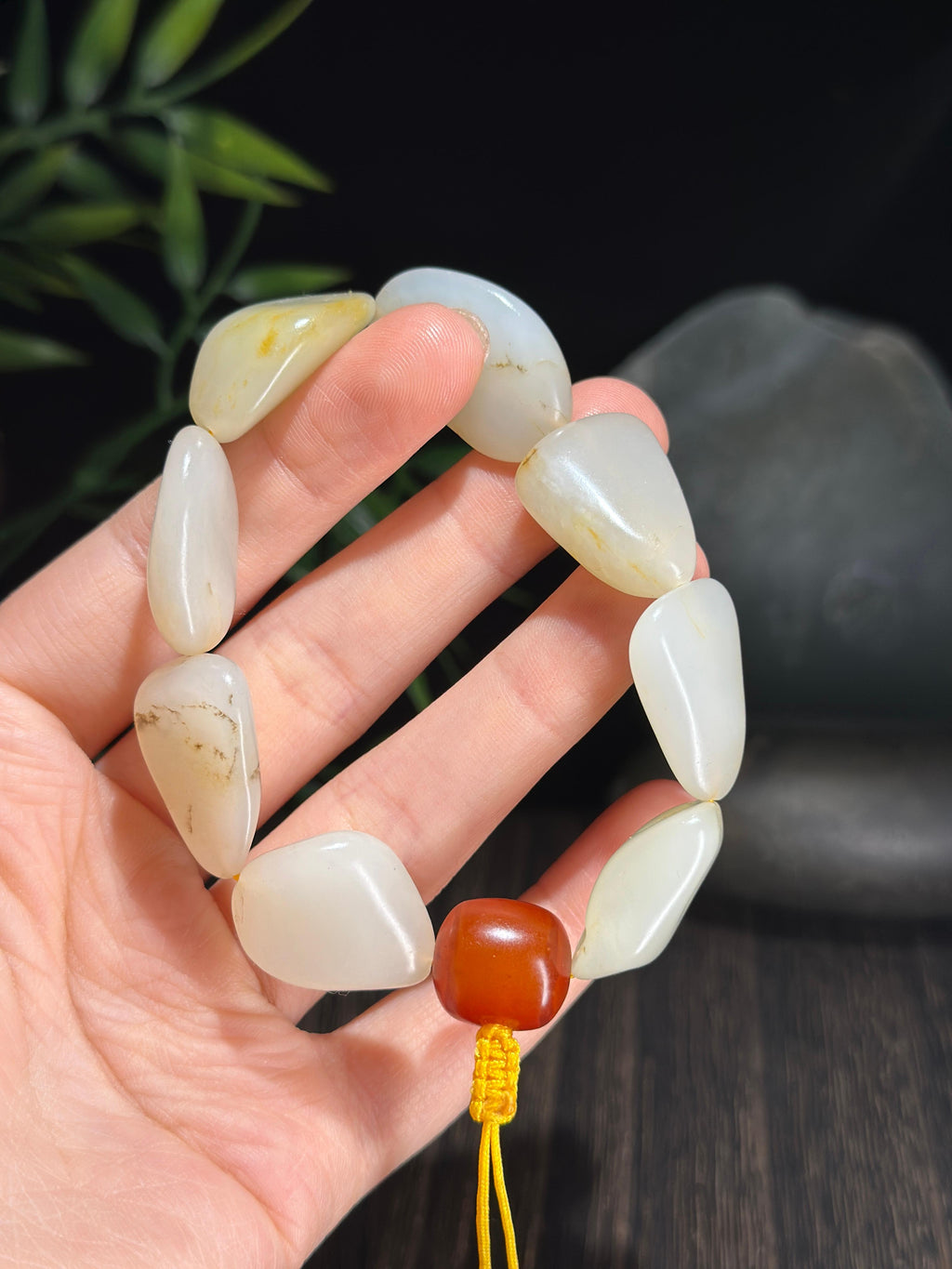 新疆和田玉白玉淡洒金皮原籽手串（8颗）（yc713911）