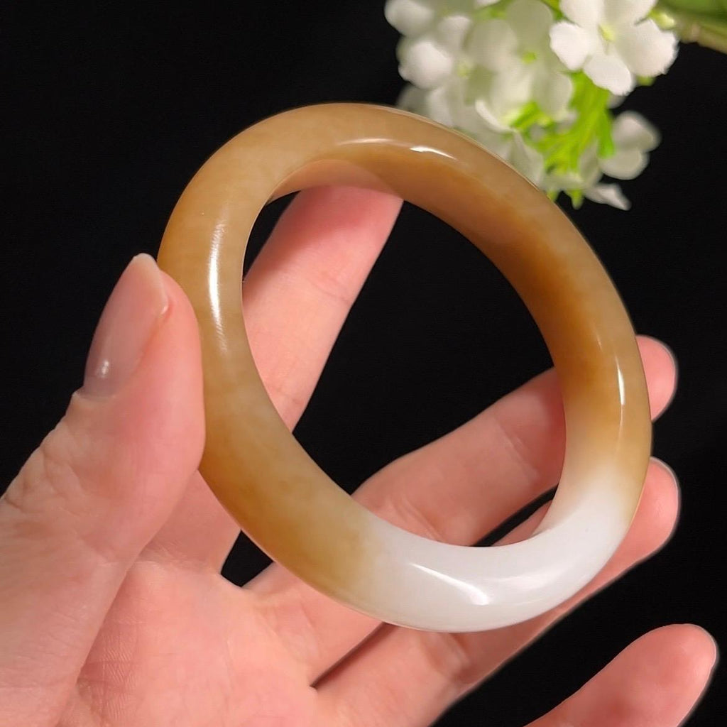 新疆天然和田玉“暖玉衔白”且末糖白手镯（53）（yc296571）