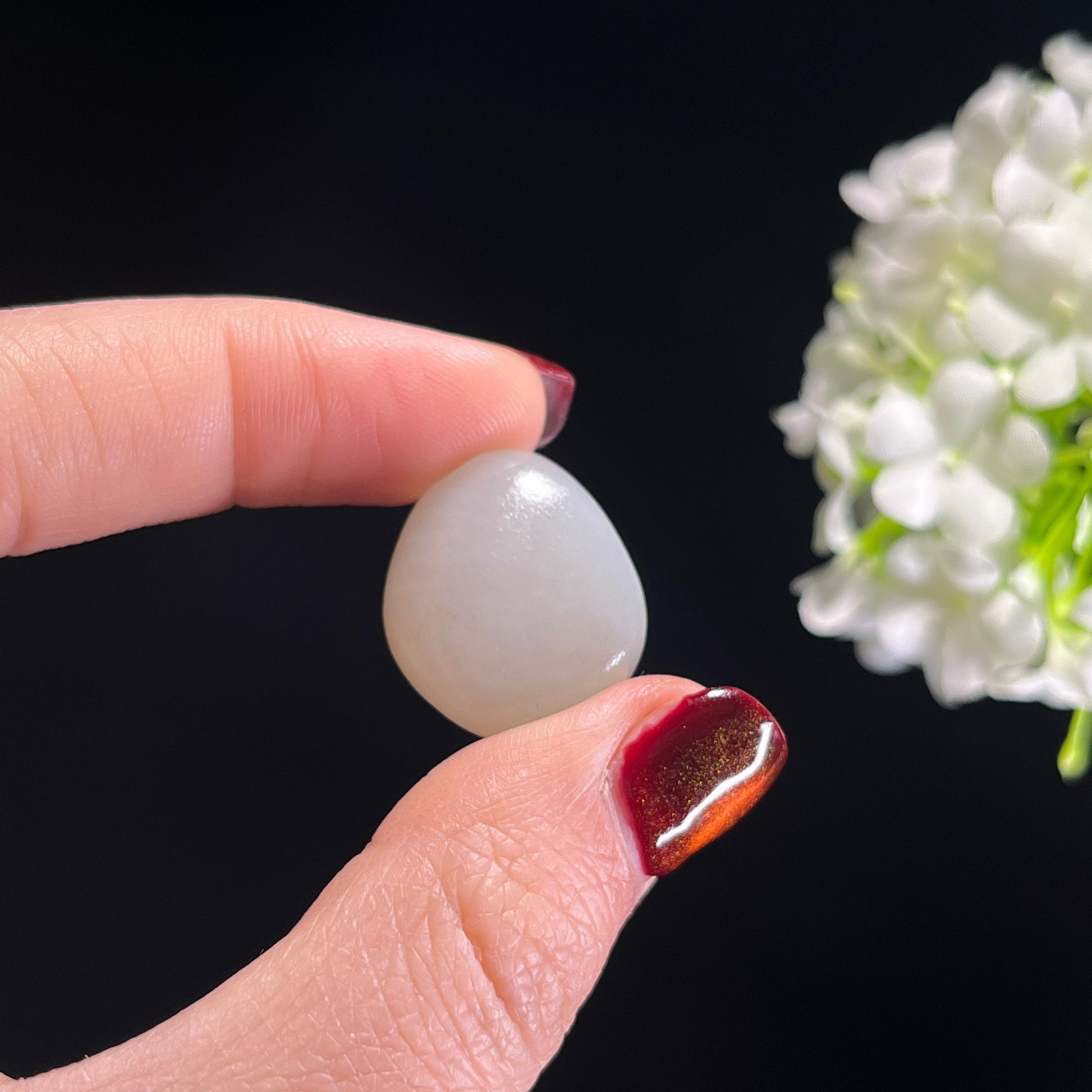 和田玉白玉“墨痕点雪”聚黑皮籽料挂件（yc336350）