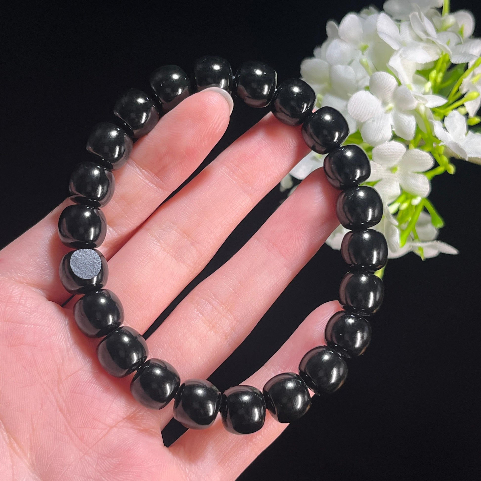 新疆天然和田玉“墨守初心”籽料黑青手串（yc334904）