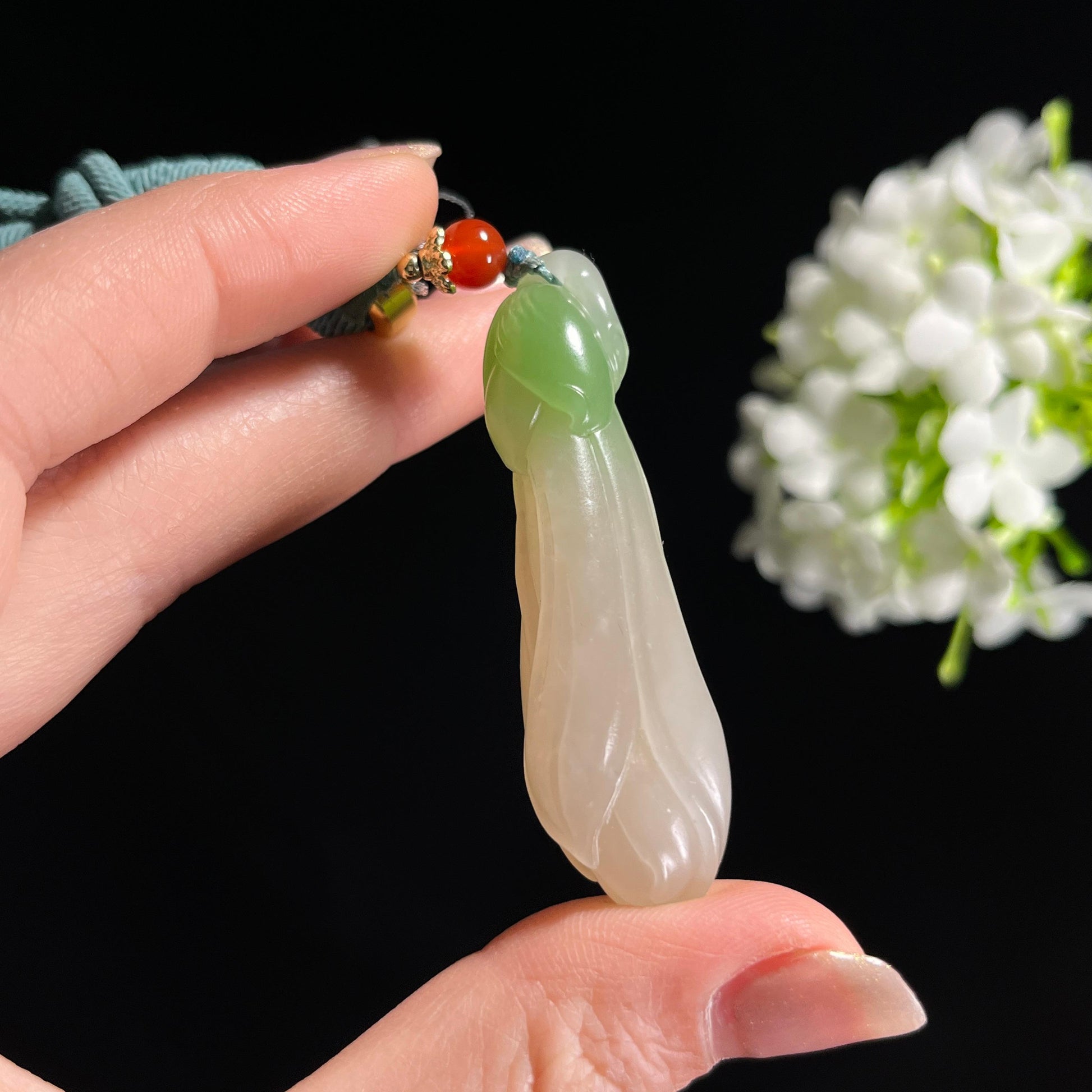 新疆天然和田玉“兰心蕙质”玉兰花雕刻挂件（yc312738）