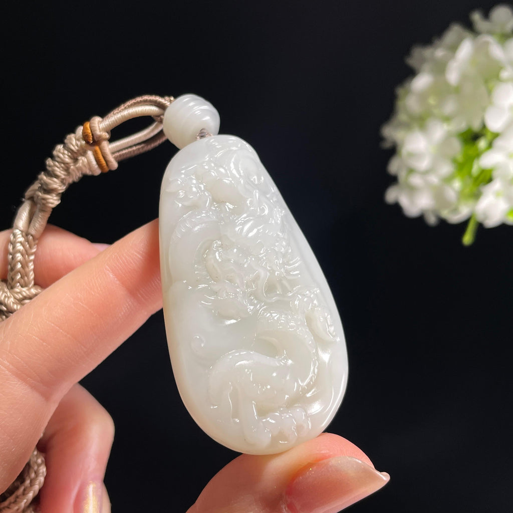 新疆天然和田玉白玉龙雕刻挂件（yc360325）