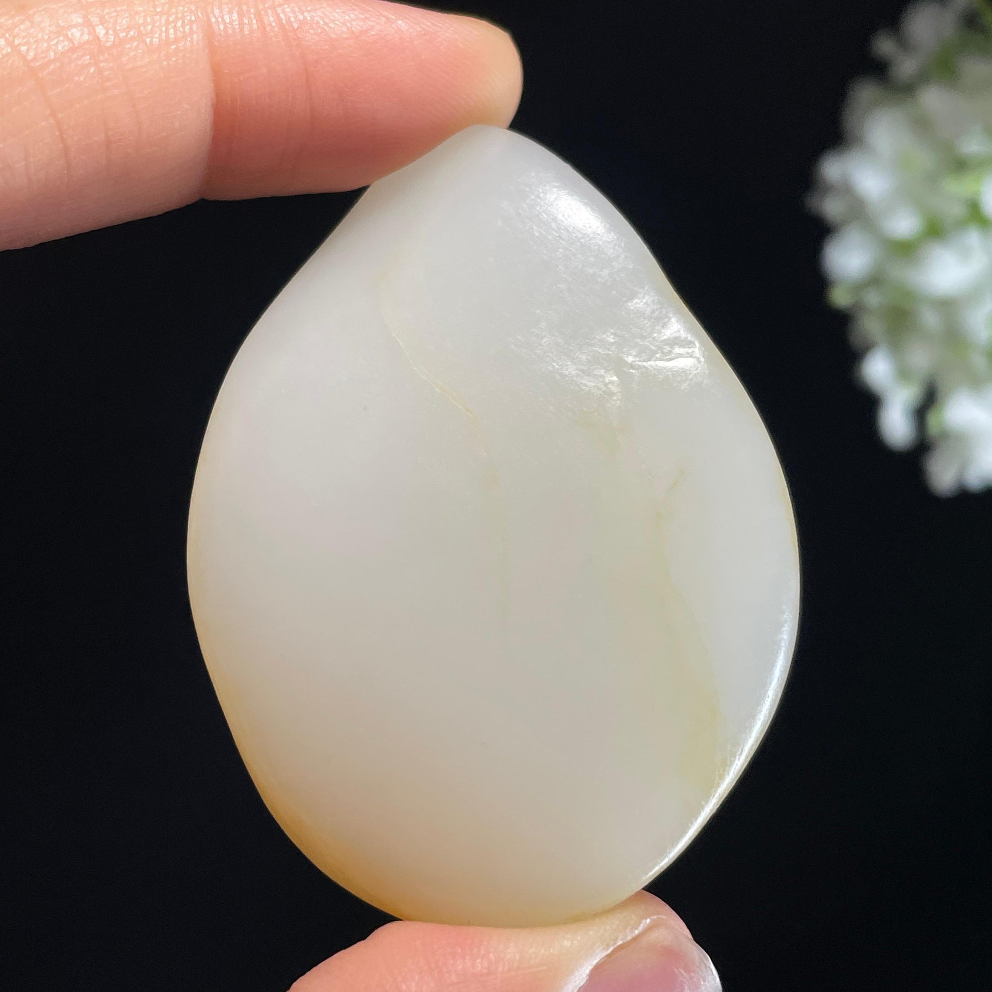 新疆和田玉“月润凝脂”白玉淡洒金皮籽料（yc440968）