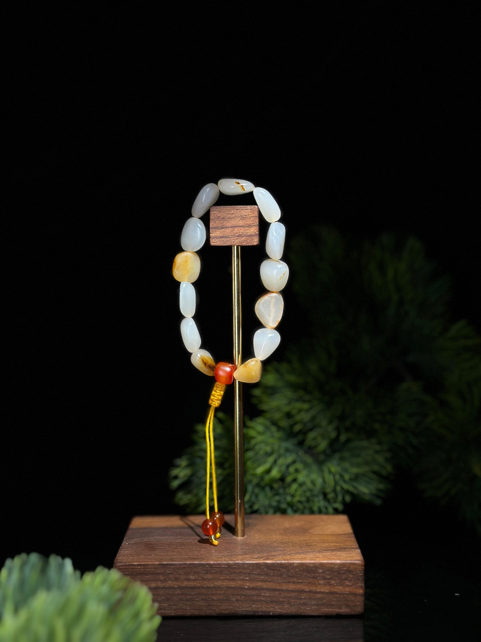 新疆和田玉光白籽洒金皮小籽手串（13颗）（yc506317）
