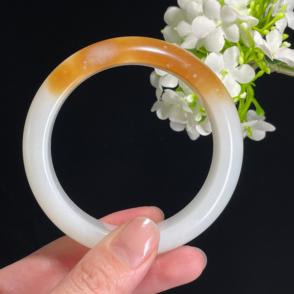 A新疆天然和田玉“云边落暖”且末糖白料手镯（卡57）（yc309475）