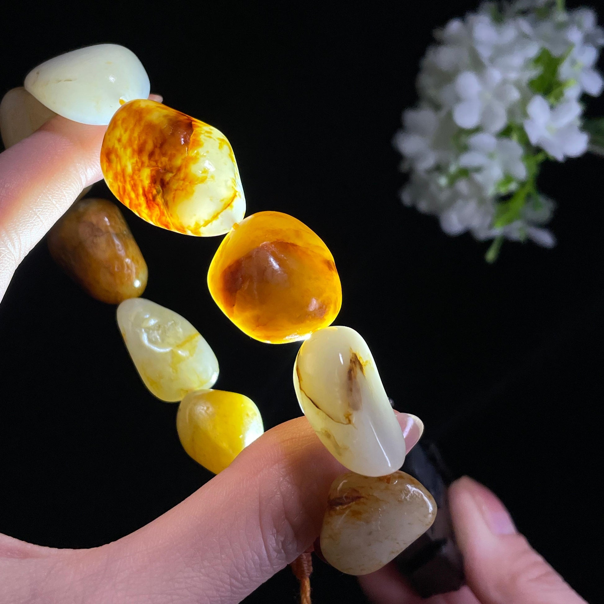新疆天然和田玉白玉洒金皮红皮原籽手串（yc368769）