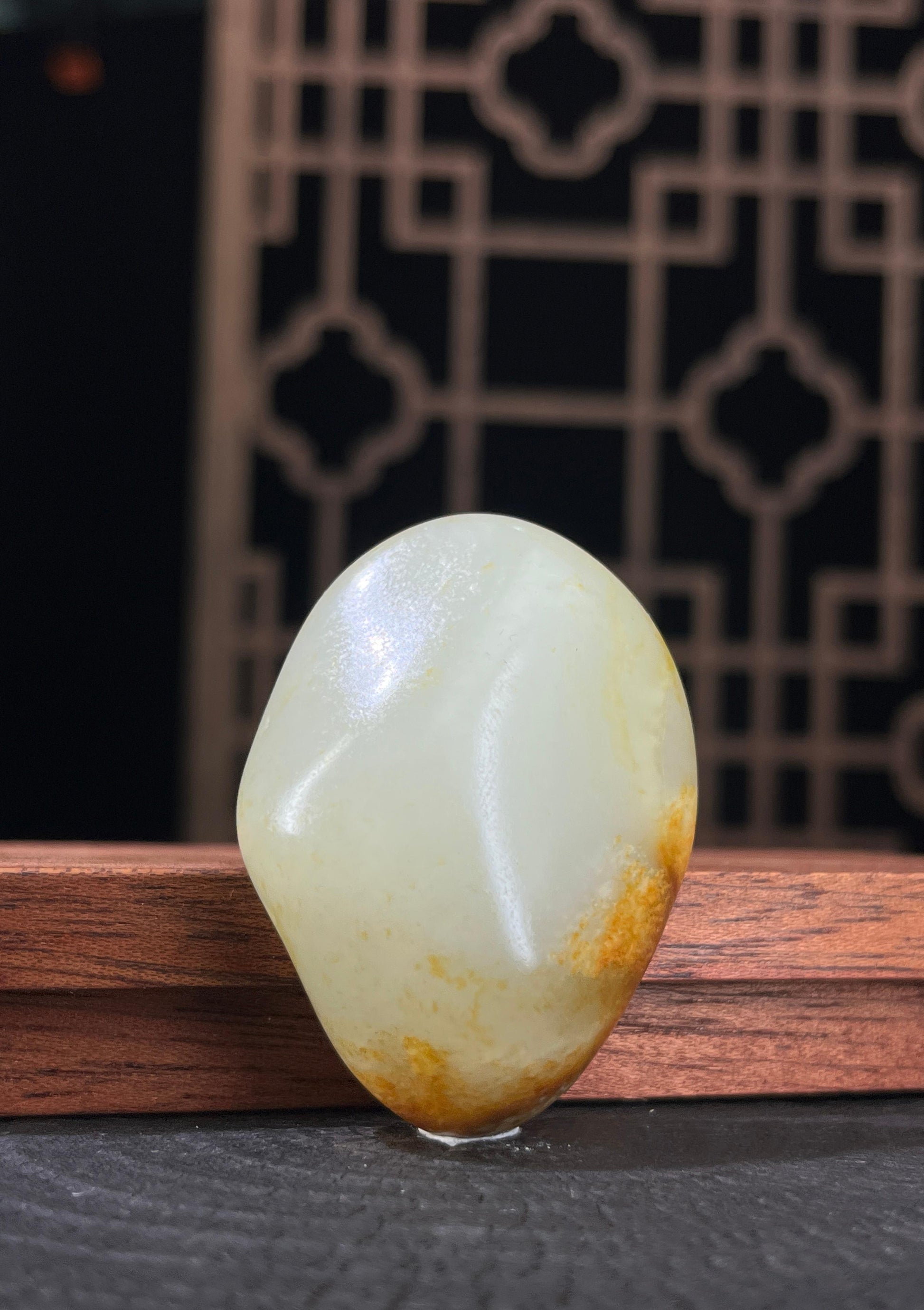 新疆和田玉白玉籽料原石聚黄皮挂件带洒金（yc233985）