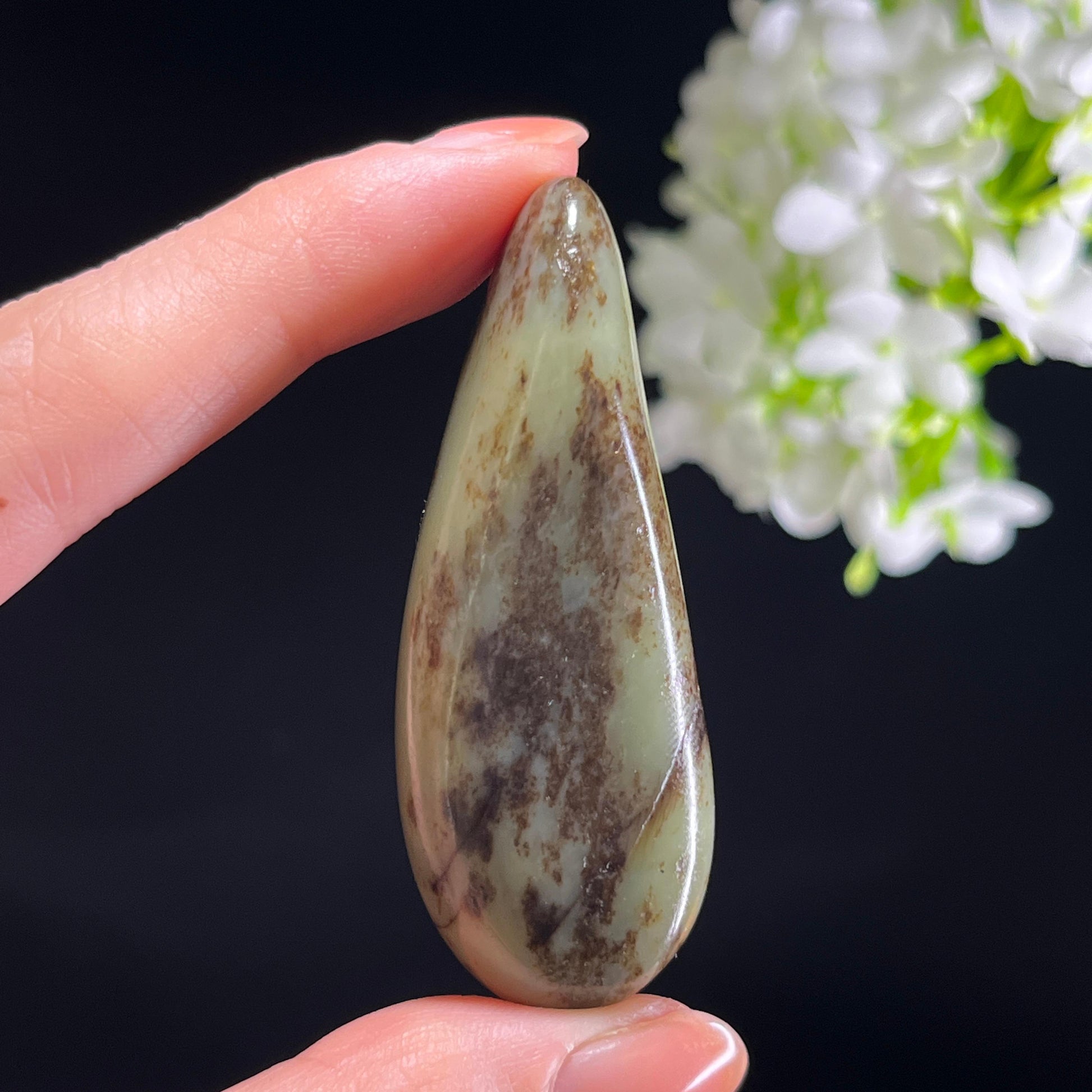 和田玉青白玉“墨滴青瑶”秋梨皮黑油皮籽料（yc345874）