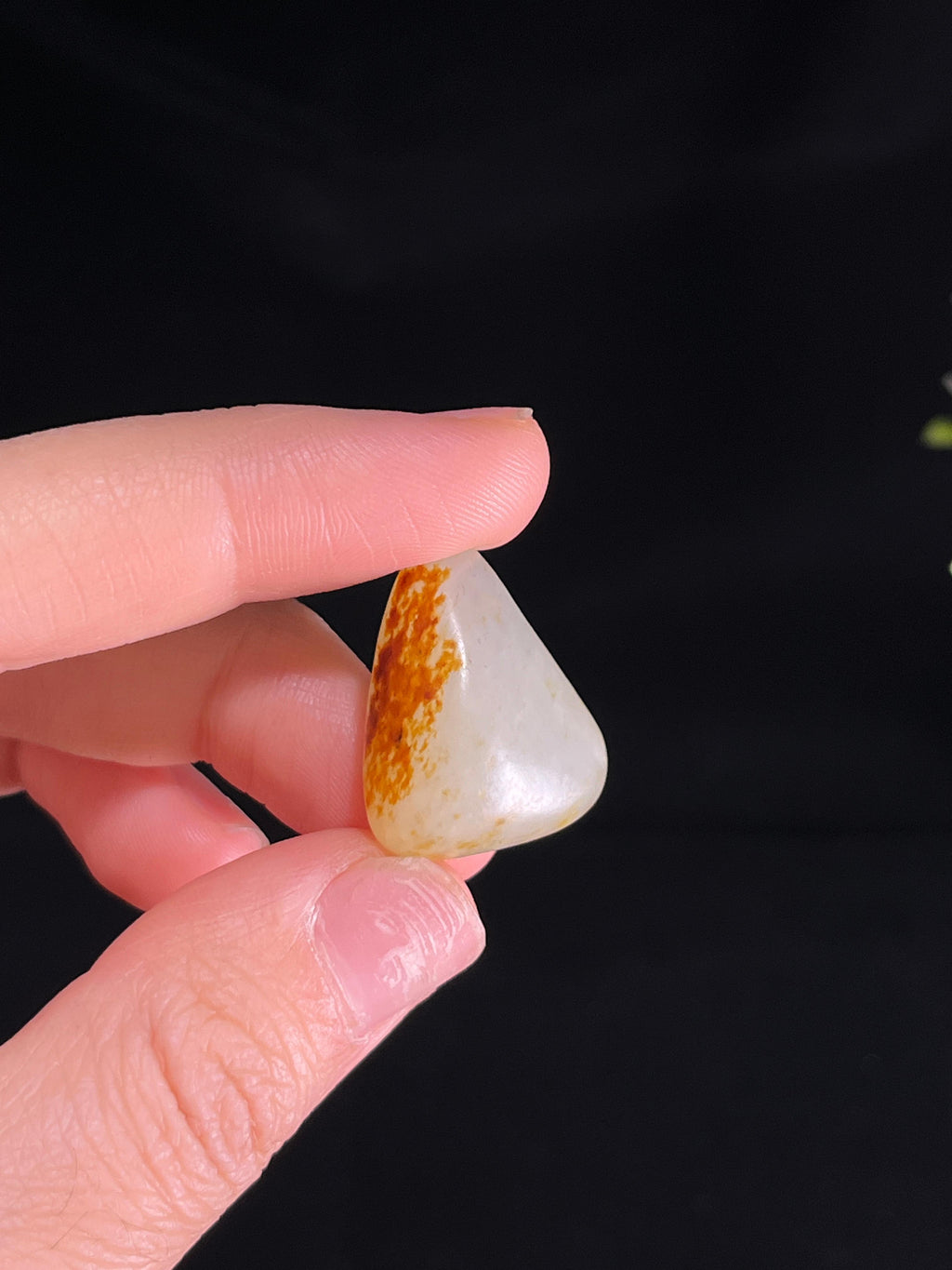 和田玉红皮白肉籽料原石（yc249832）