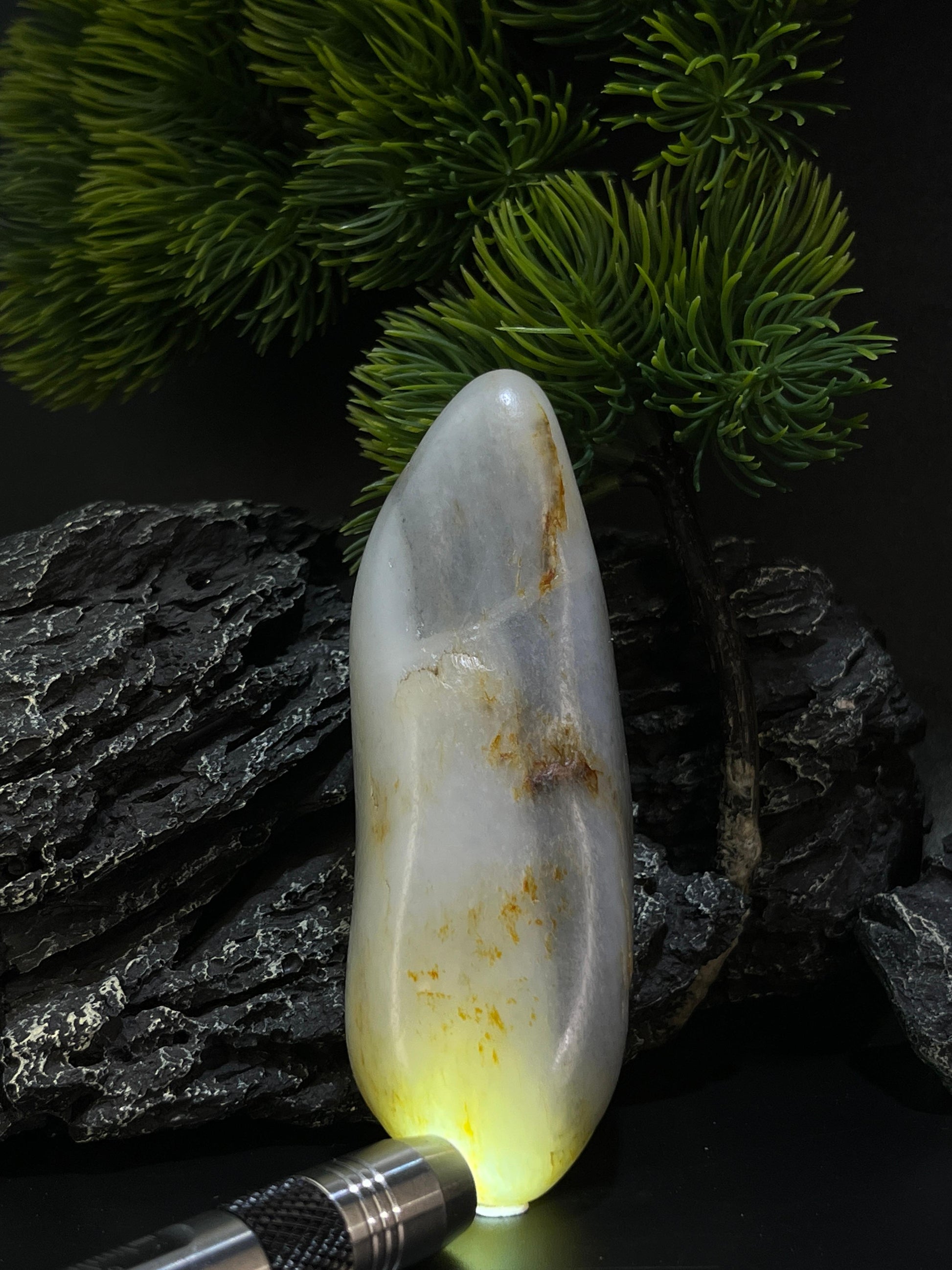 新疆天然和田玉洒金皮青花籽料原石手把件（yc224192）