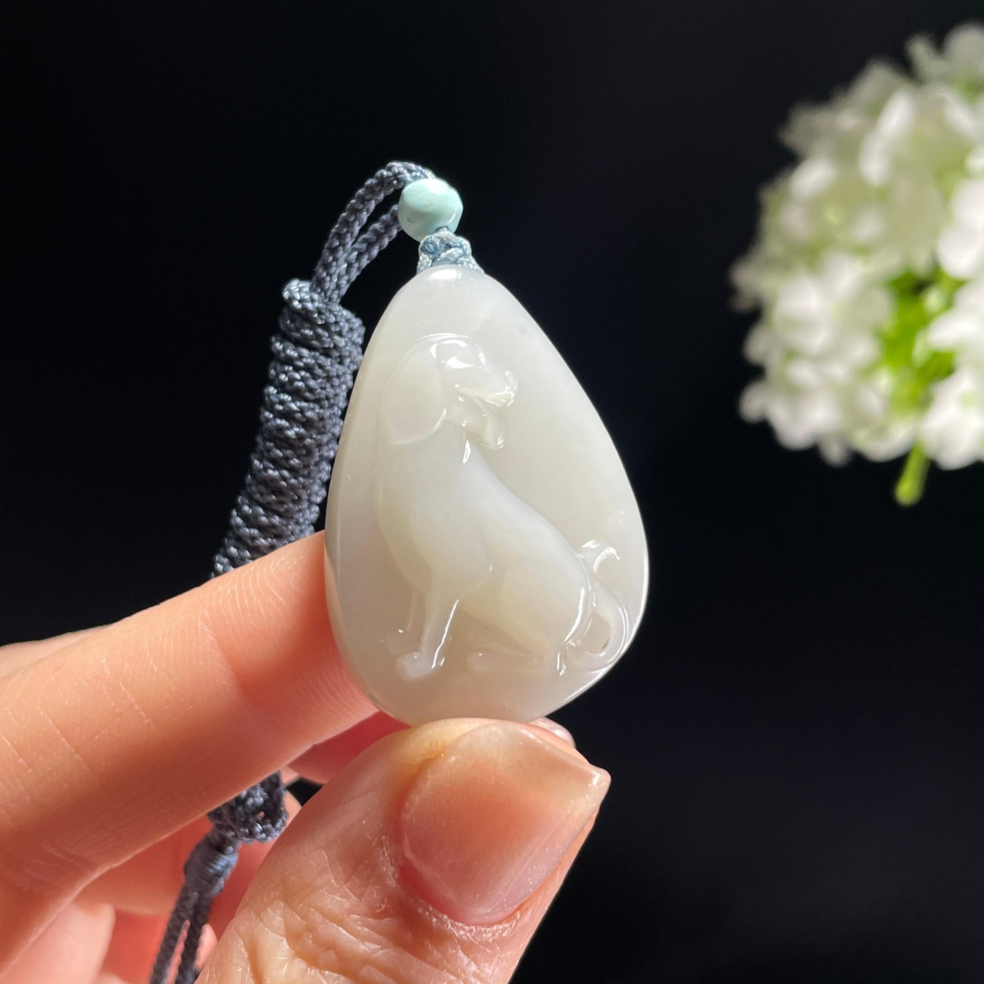 新疆天然和田玉白玉狗雕刻挂件（yc360341）