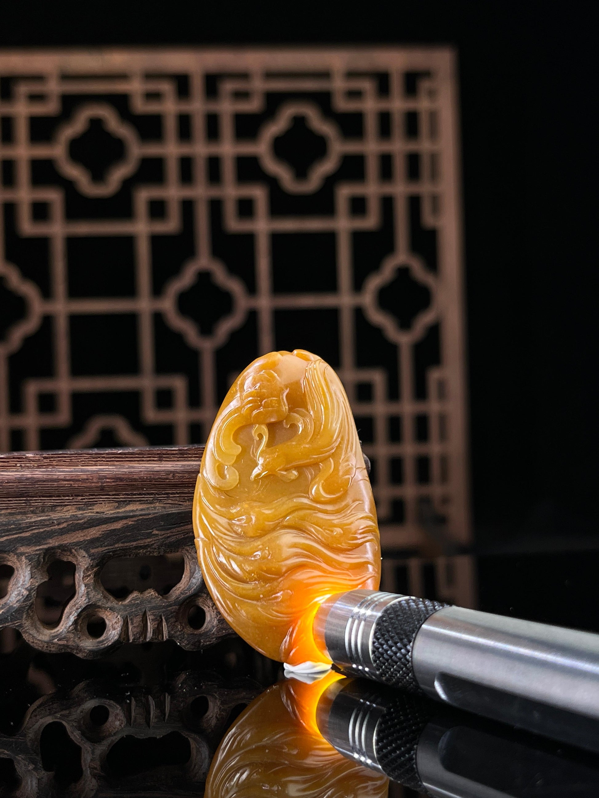 新疆和田玉天然籽料黄沁挂件（yc232318）