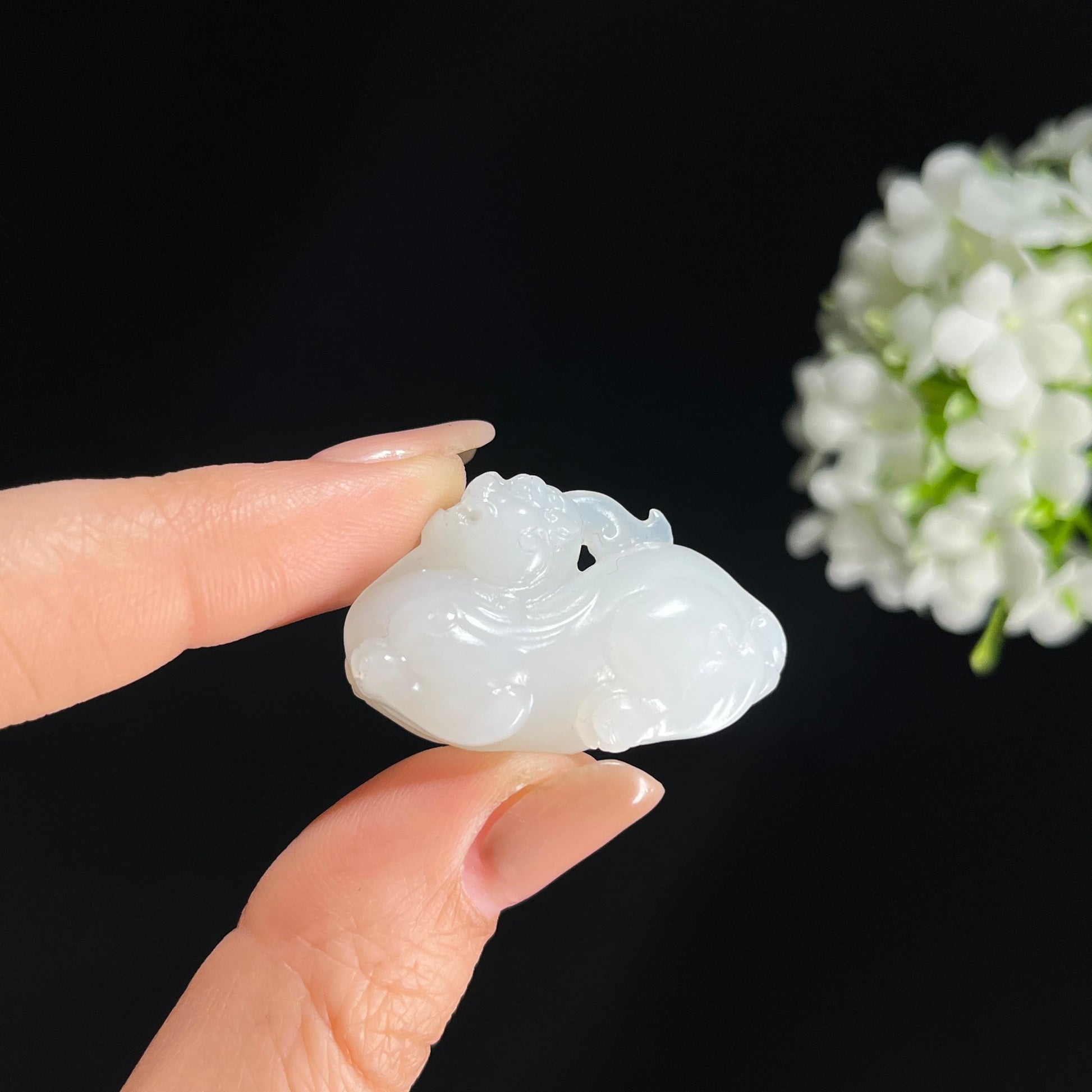 s，和田玉白玉貔貅雕刻挂件（yc379921）