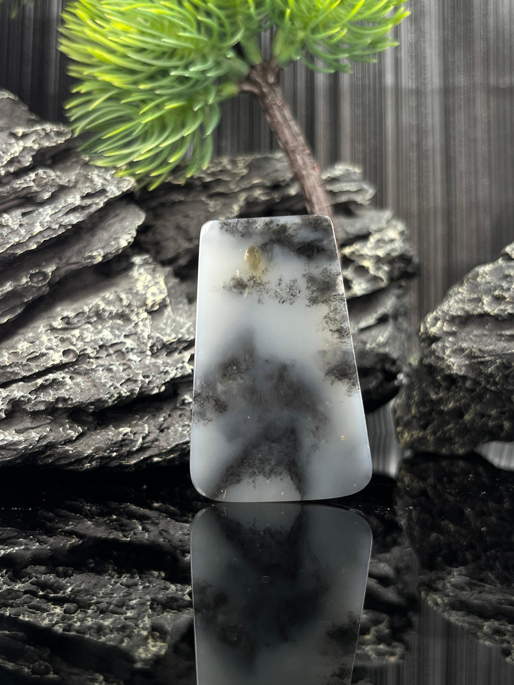 和田玉青花籽料意境挂件（yc222789）