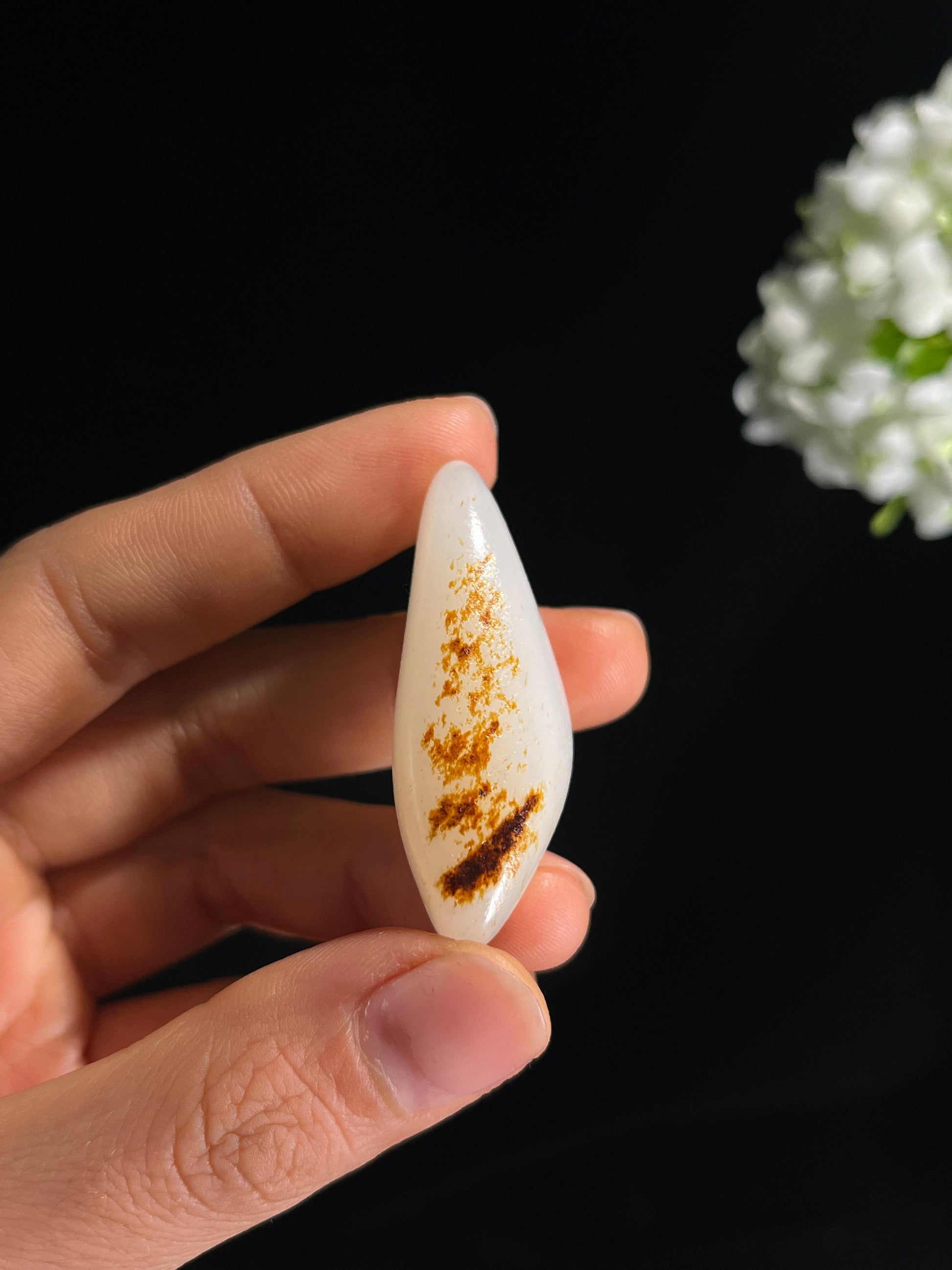 新疆天然和田玉羊脂白玉洒金皮籽料原石挂件（yc276617）