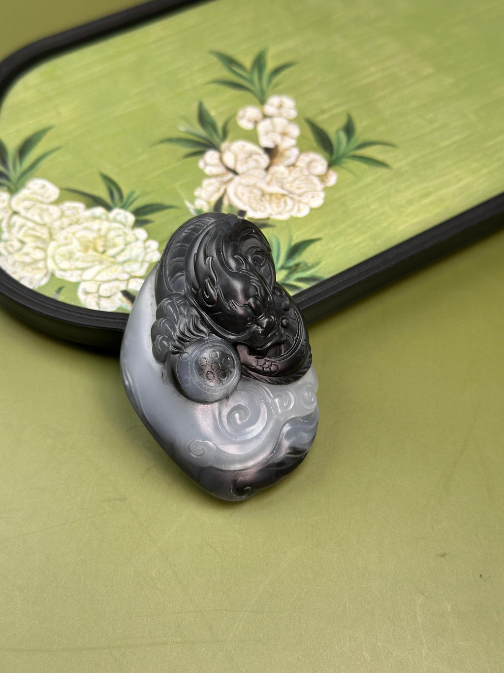 珍品新疆和田玉青花籽料祥龙挂件（yc765398）