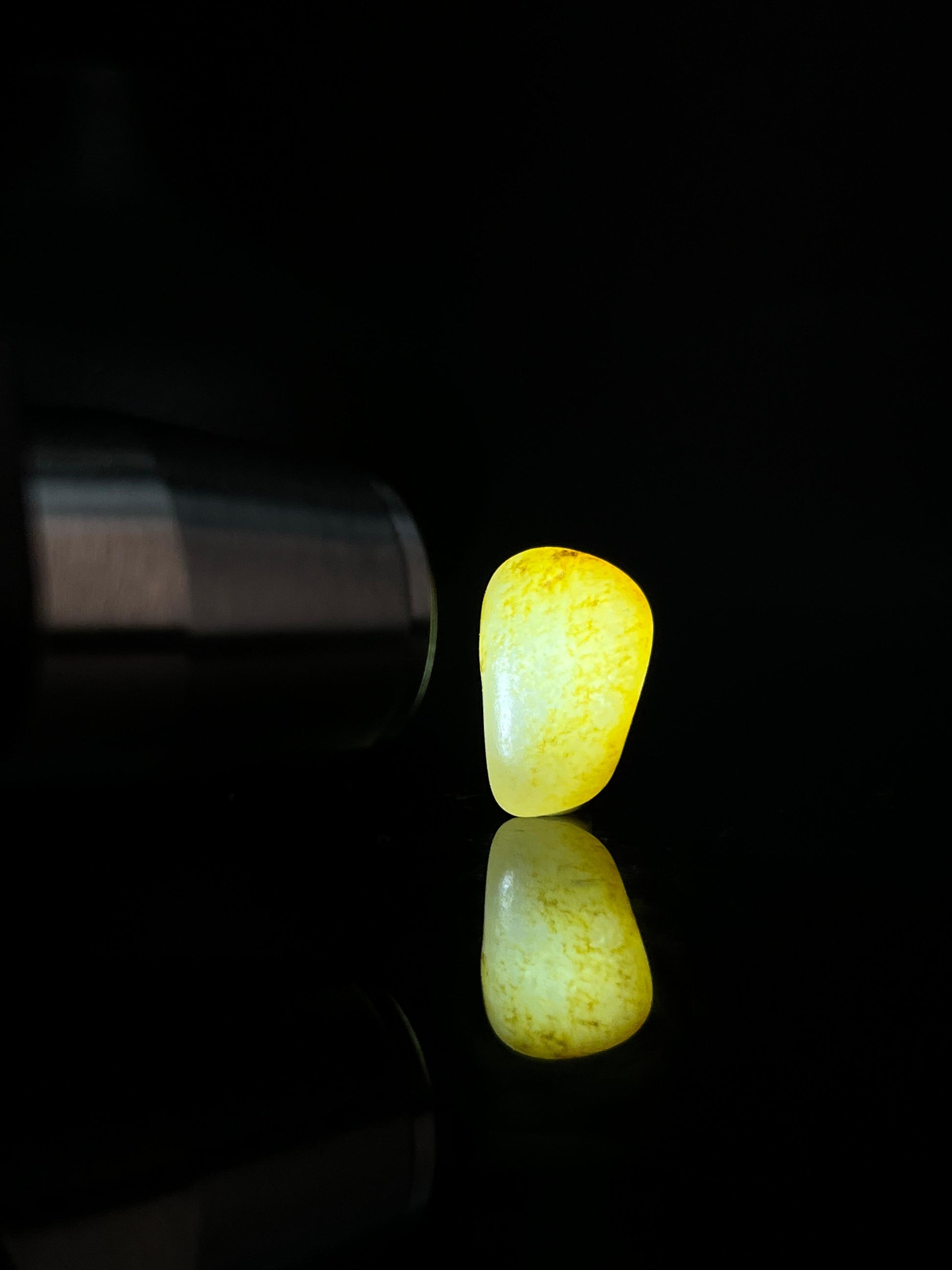 新疆和田玉秋梨皮籽料原石包金银挂件（yc240653）