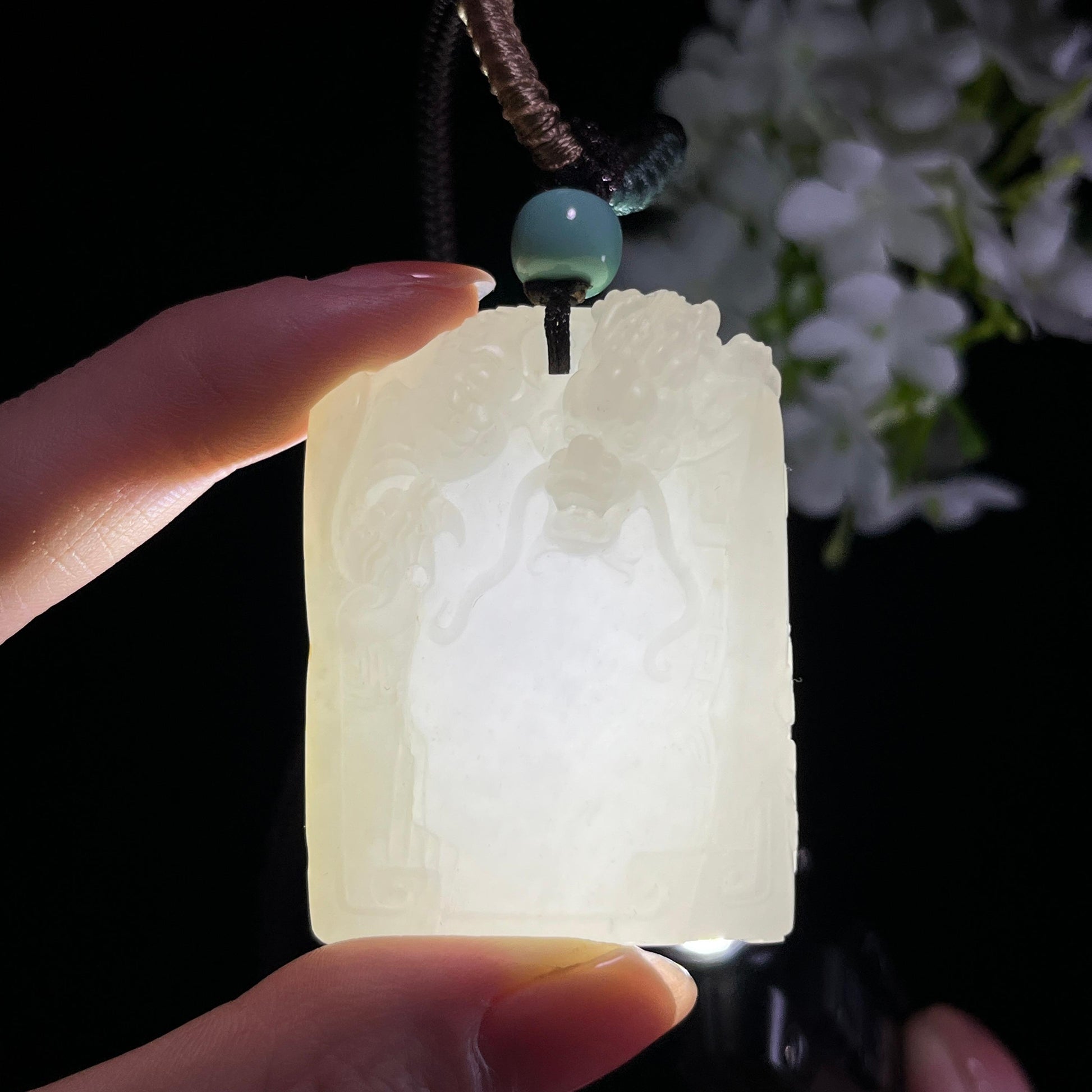 和田玉白玉洒金皮“福聚灵貔”籽料貔貅挂件（yc349592）