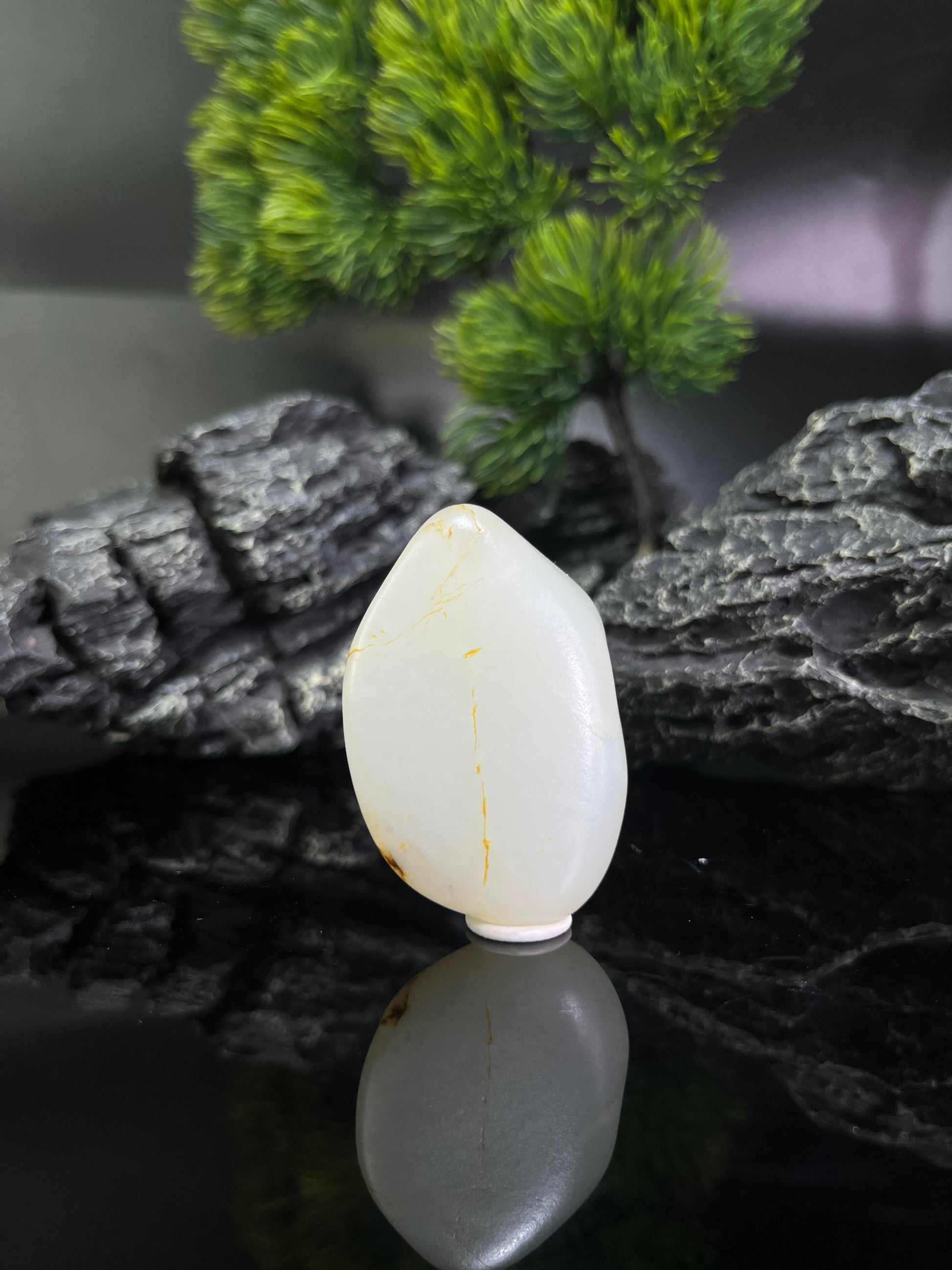 和田玉略带洒金一级白籽料原石（yc211862）
