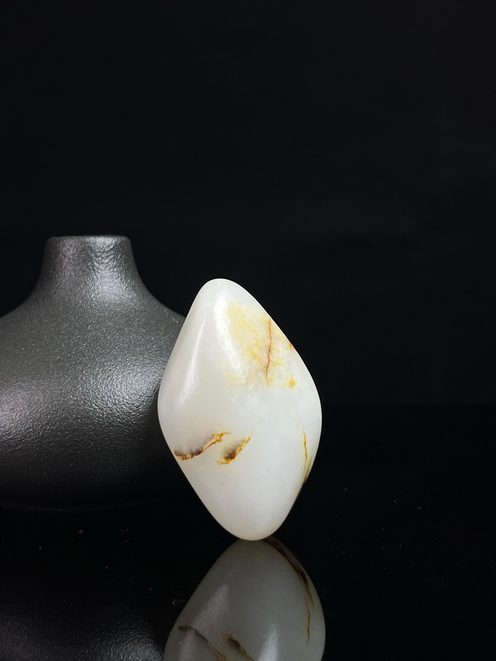 新疆和田白玉洒金意境籽料原石挂件（yc231669）