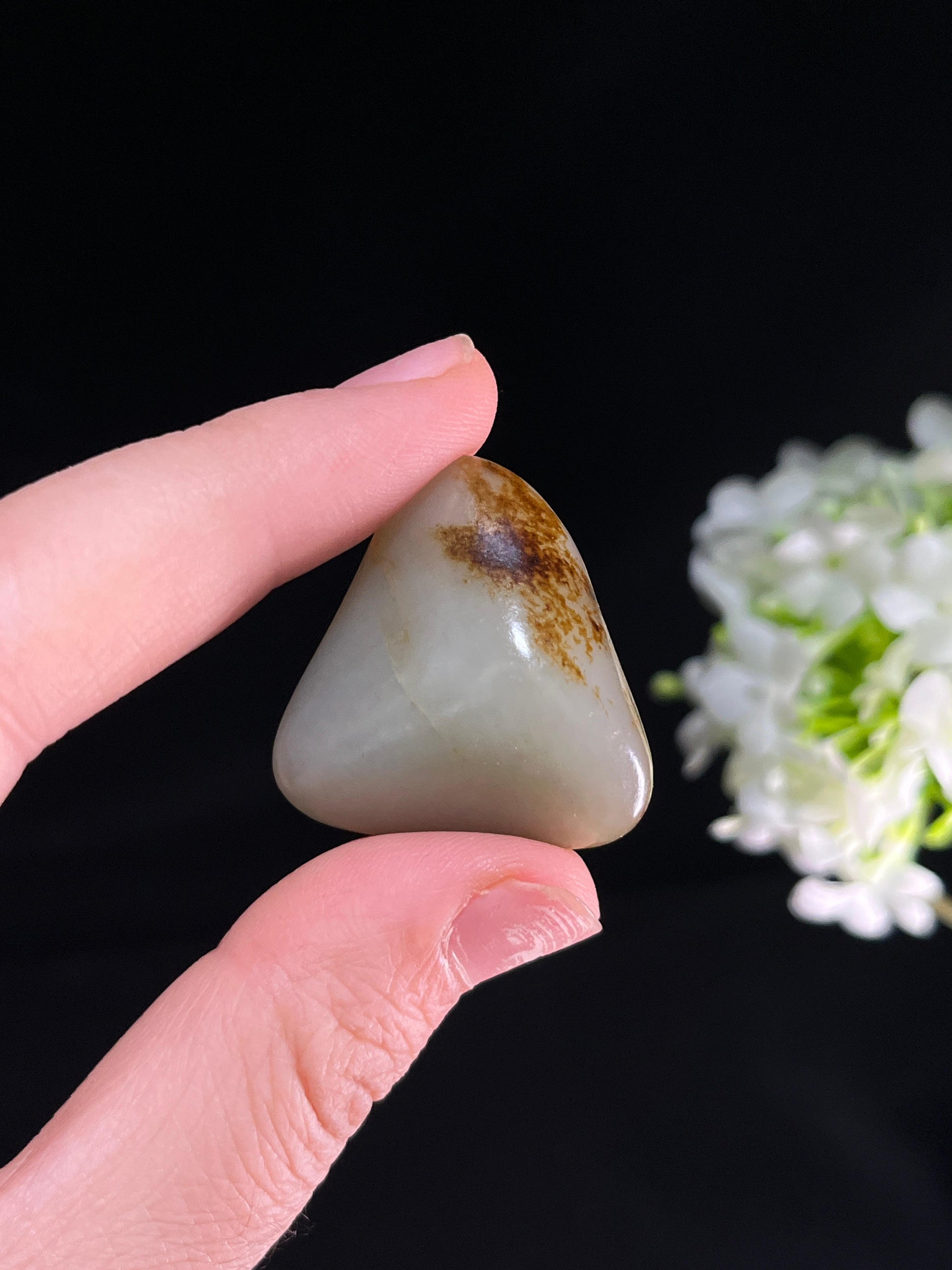 新疆和田玉白玉聚红皮随形籽料原石（yc251759）