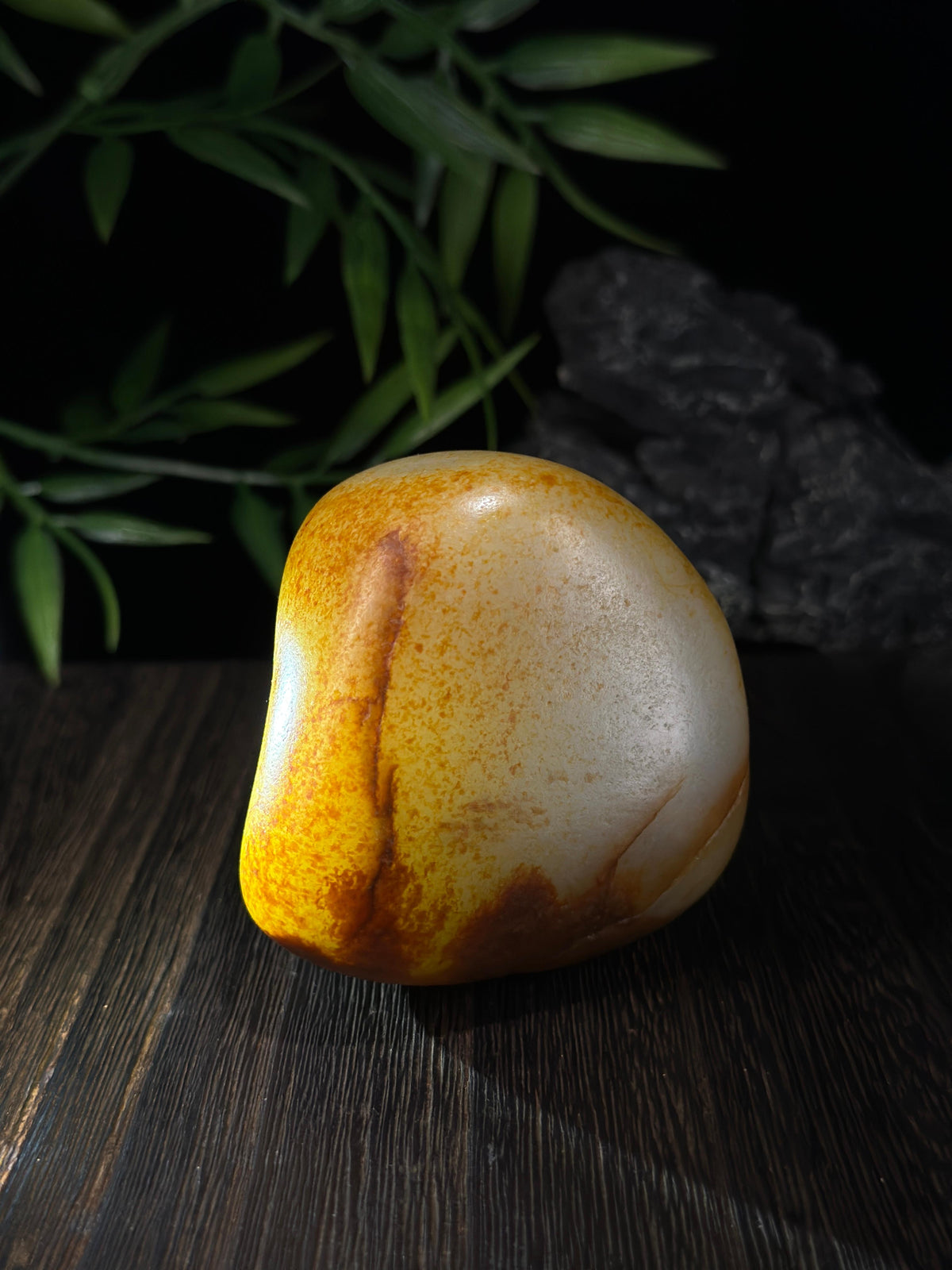 新疆和田玉珍品洒金皮洒红皮籽料小摆件（yc714331）
